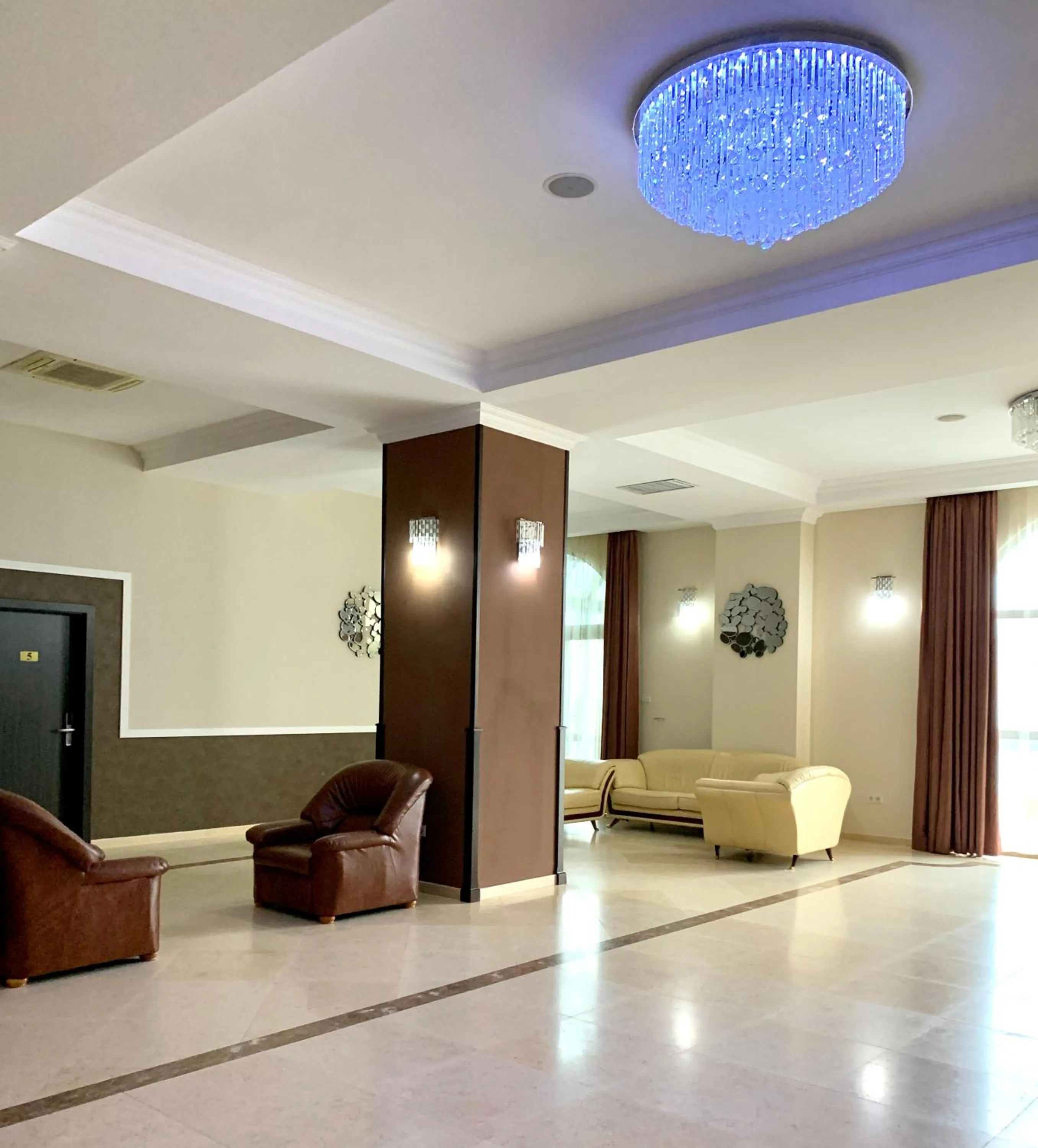 Albert Hotel