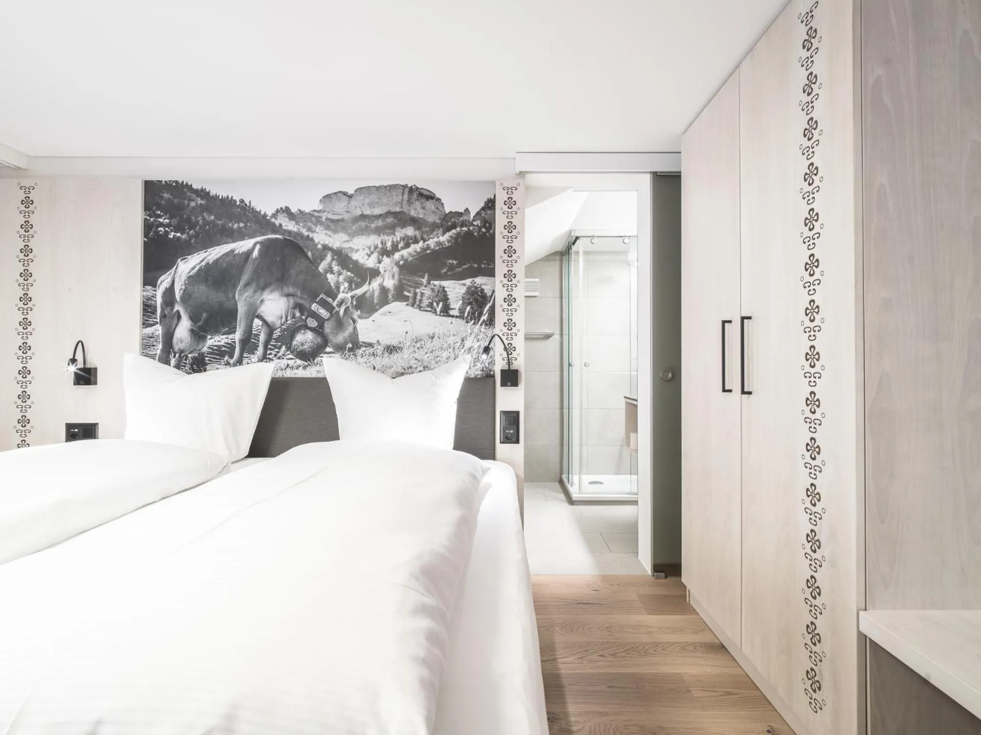 Photo of the whole room, Bed in Traube Restaurant & Hotel