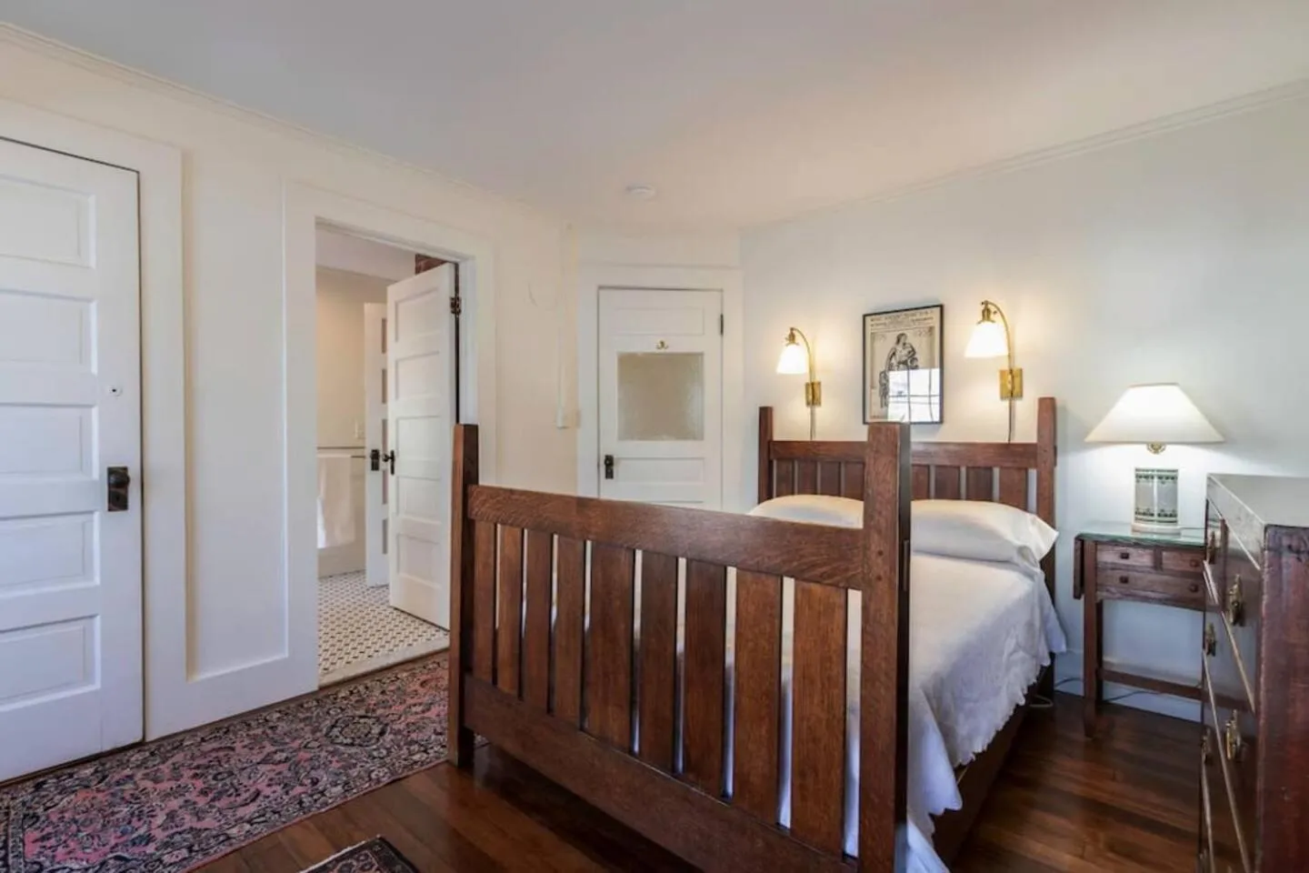 Bed in Beautifully Restored Home in Manchester Village