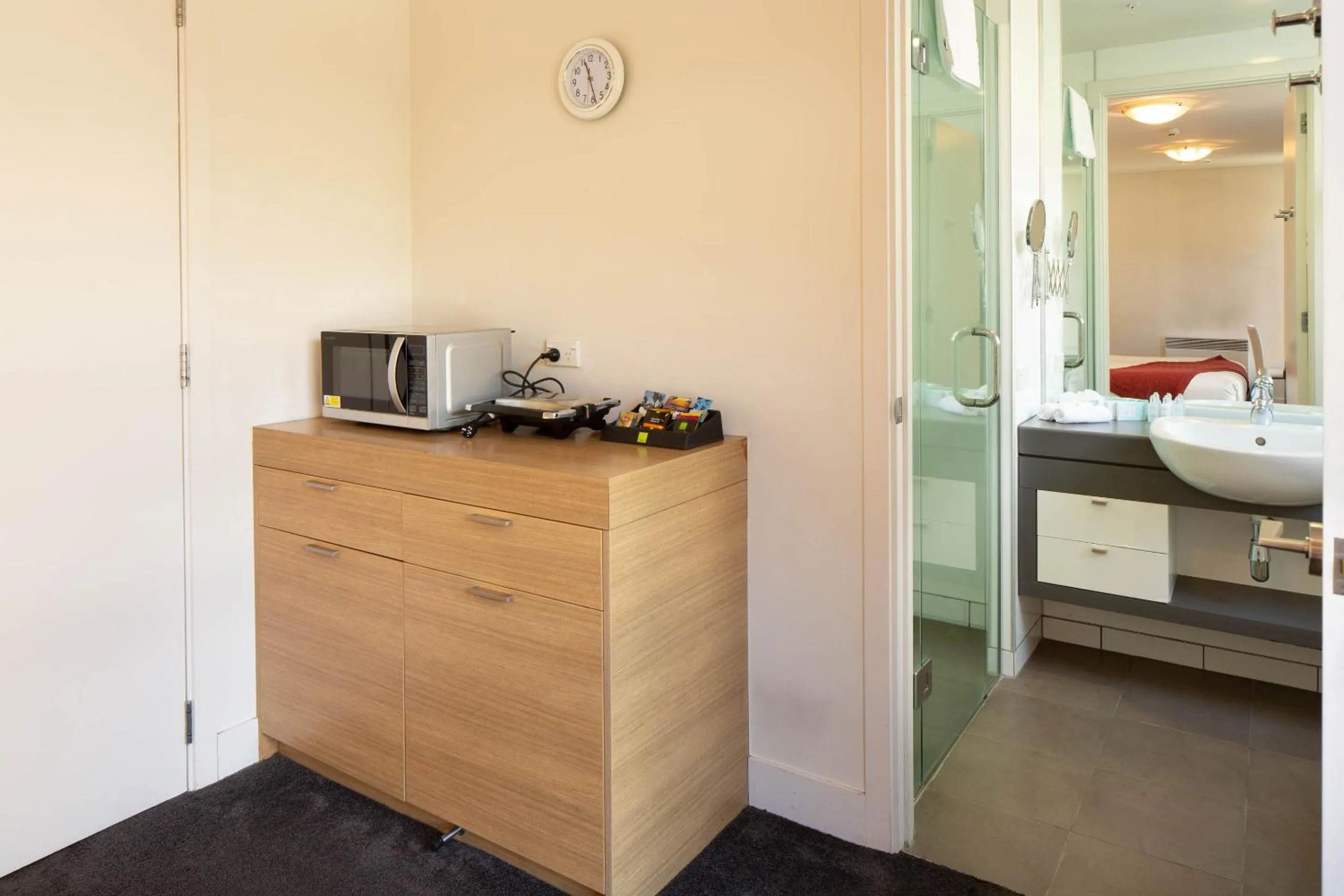 Bathroom, Bed in Hello QT Marina