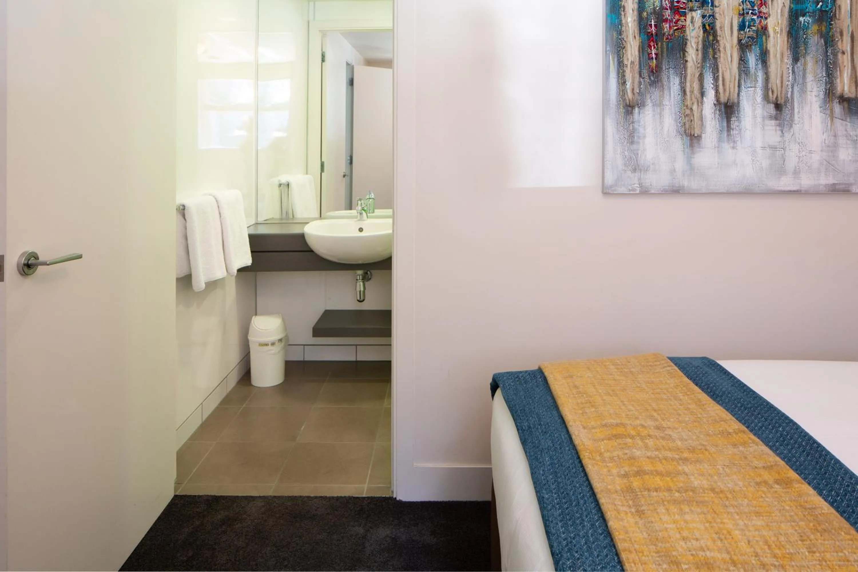 Bathroom, Bed in Hello QT Marina