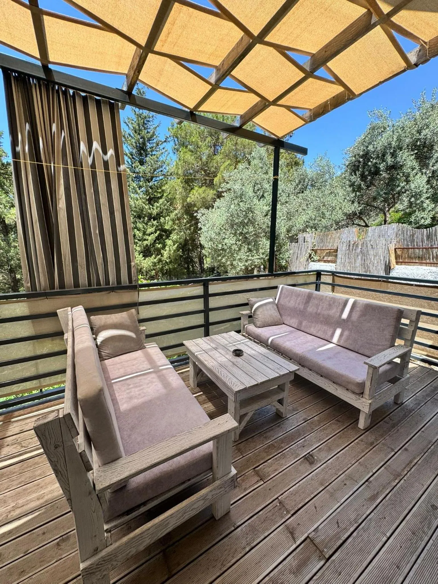 Seating area in KiDRAK OTEL MONTENEGRO-1