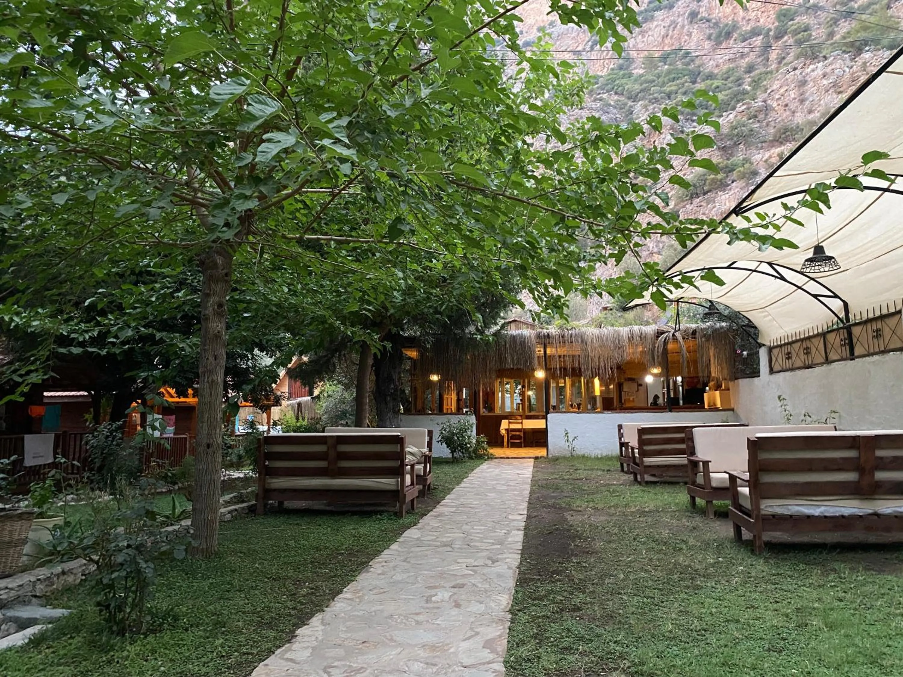 Garden view in KiDRAK OTEL MONTENEGRO-1