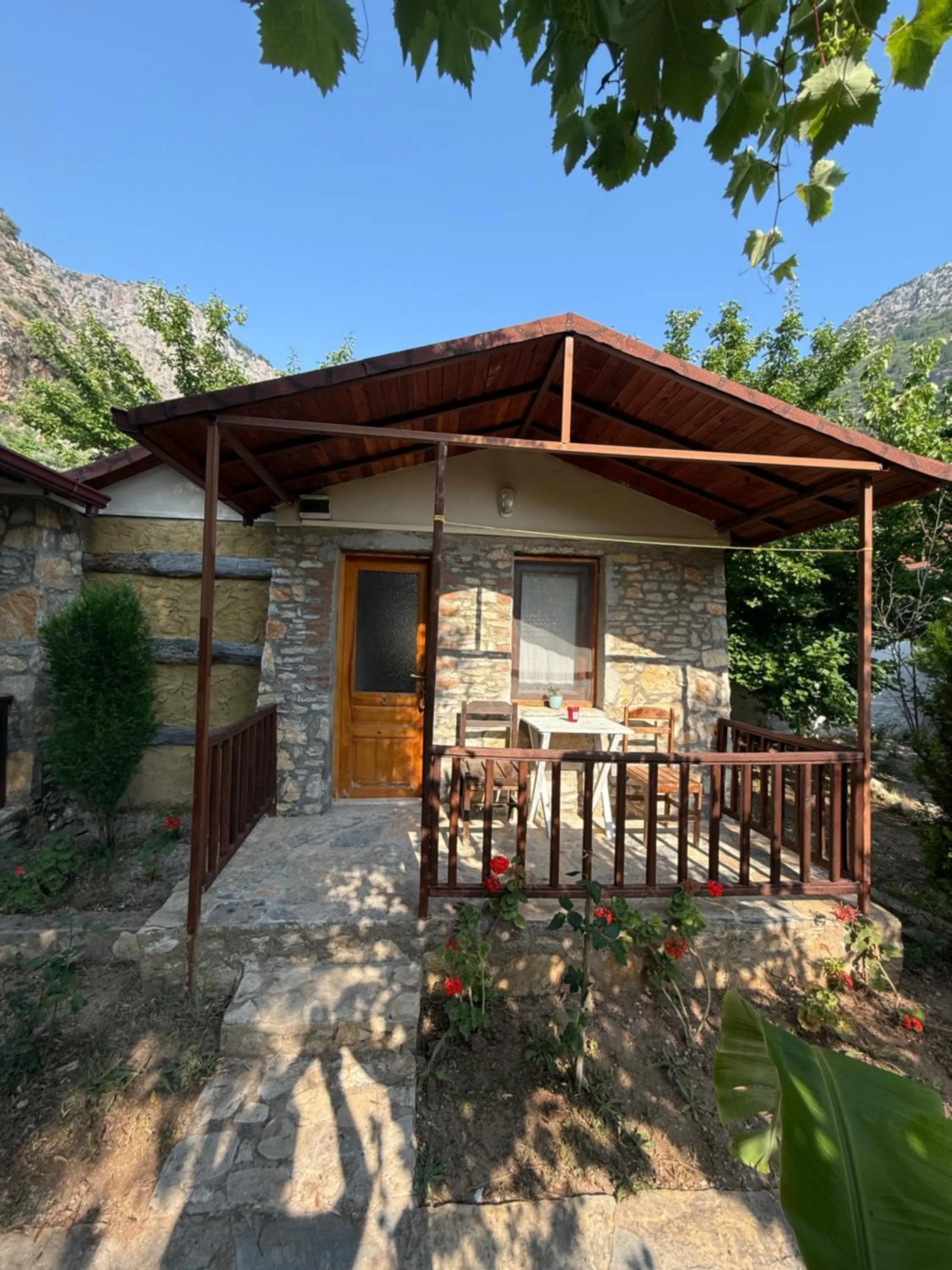 KiDRAK OTEL MONTENEGRO-1