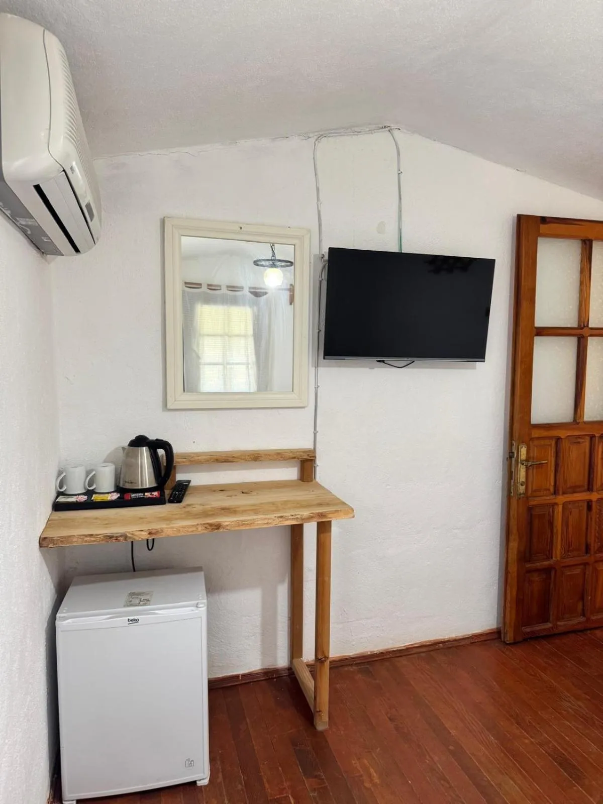 TV and multimedia in KiDRAK OTEL MONTENEGRO-1