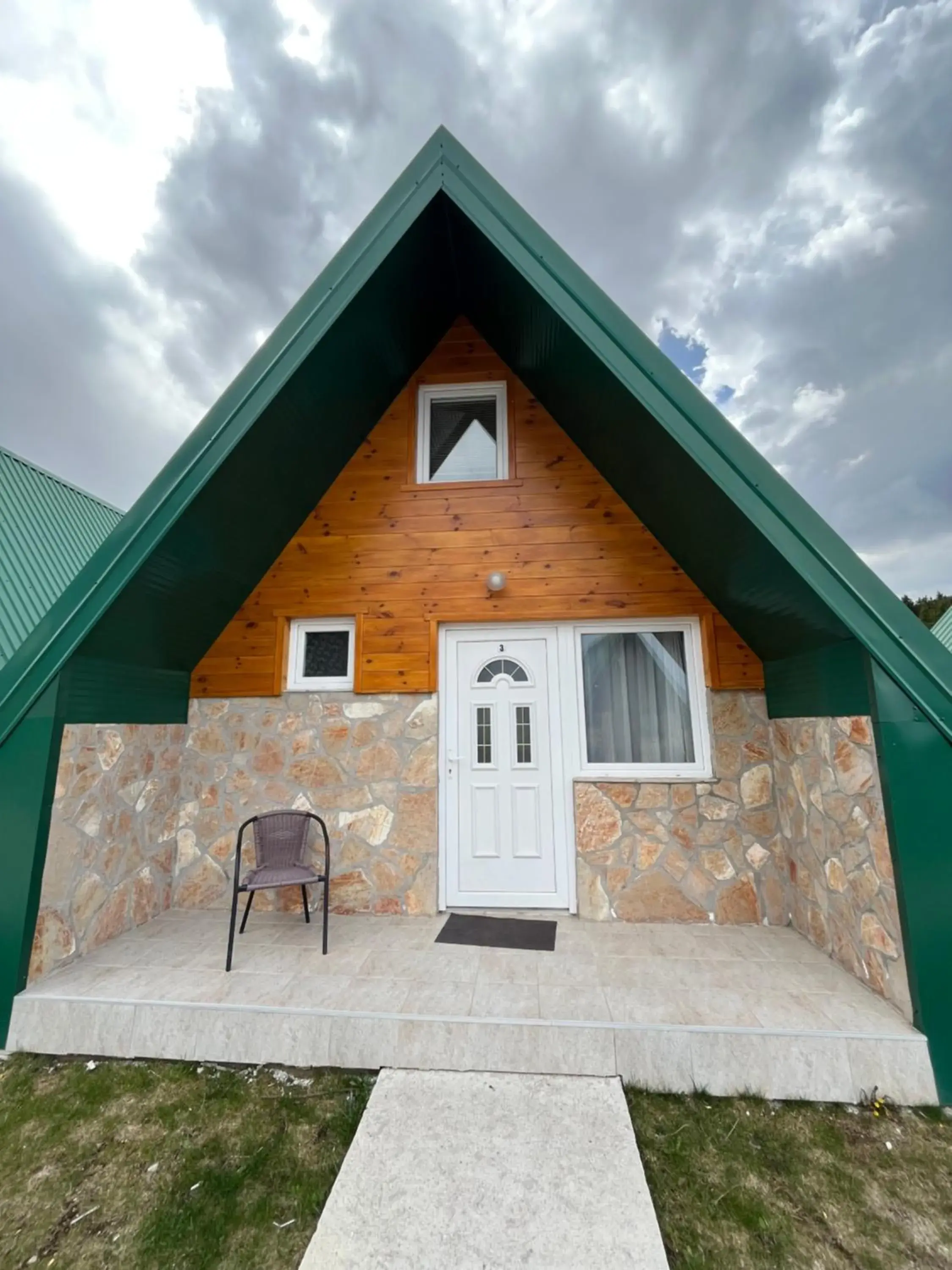 One-Bedroom Bungalow in Hotel Lovac One-Bedroom Bungalow in Hotel Lovac