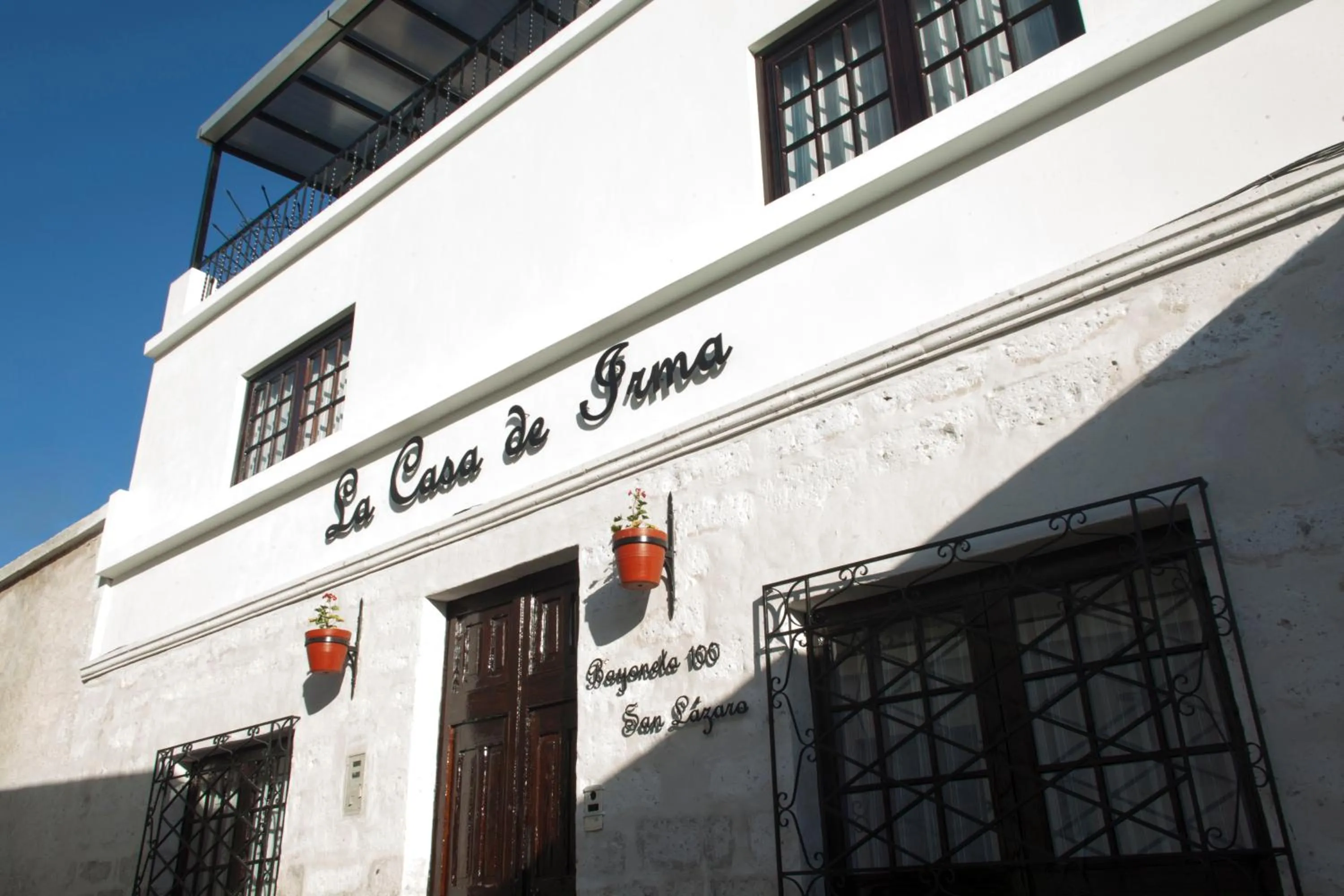 Facade/entrance in Hotel La Casa de Irma