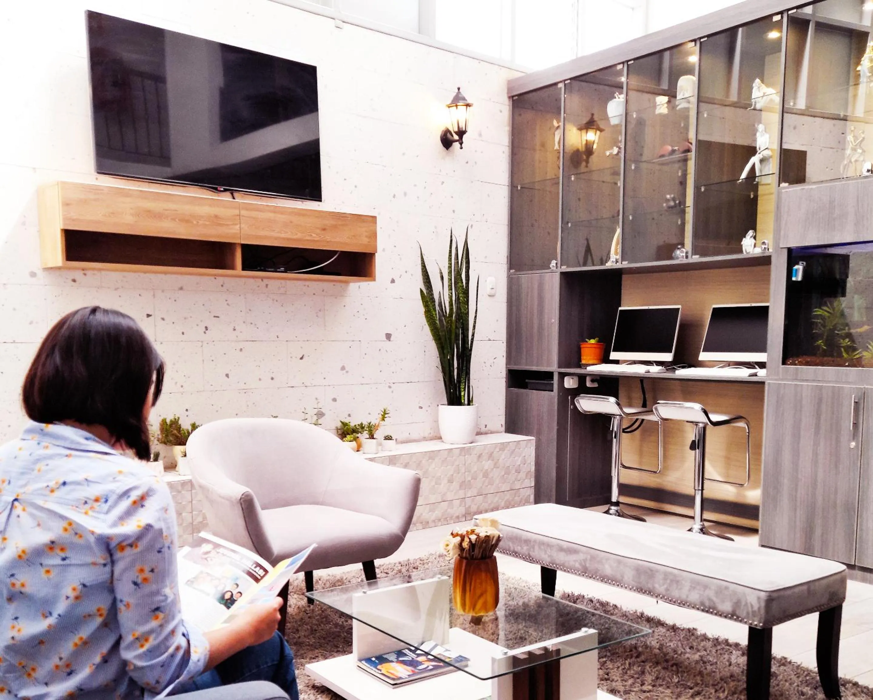 Communal lounge/ TV room in Hotel La Casa de Irma