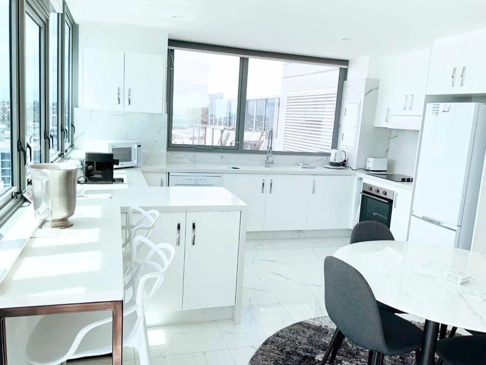 Kitchen or kitchenette in Beachfront Towers