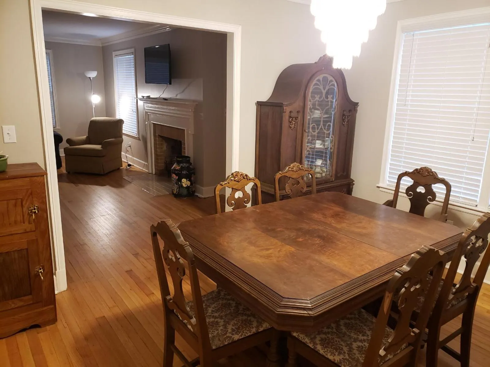 Dining area in Heritage Inn BNB