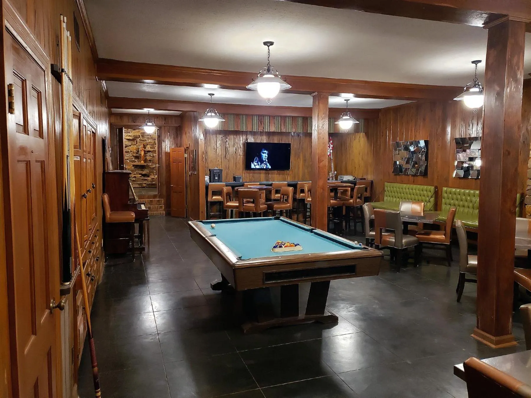 Billiard in Heritage Inn BNB