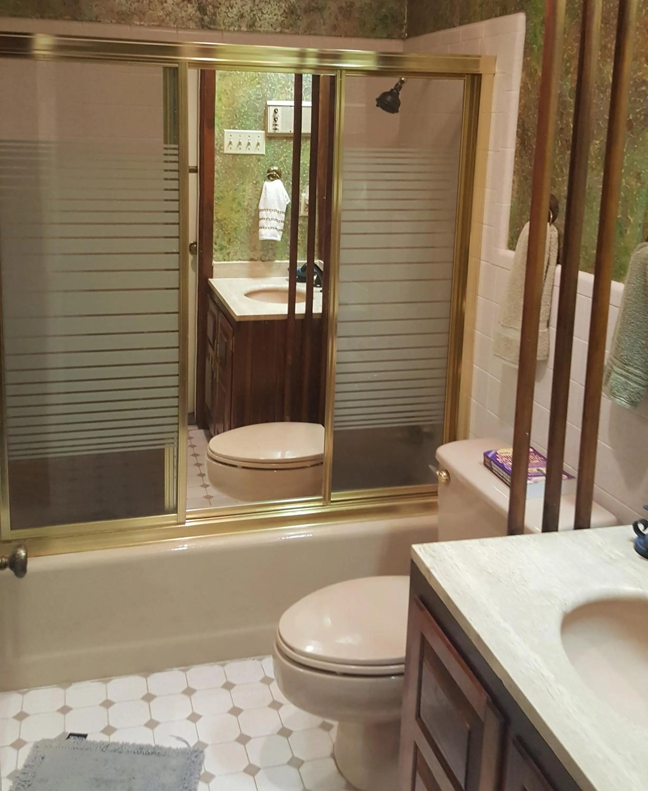 Bathroom in Heritage Inn BNB