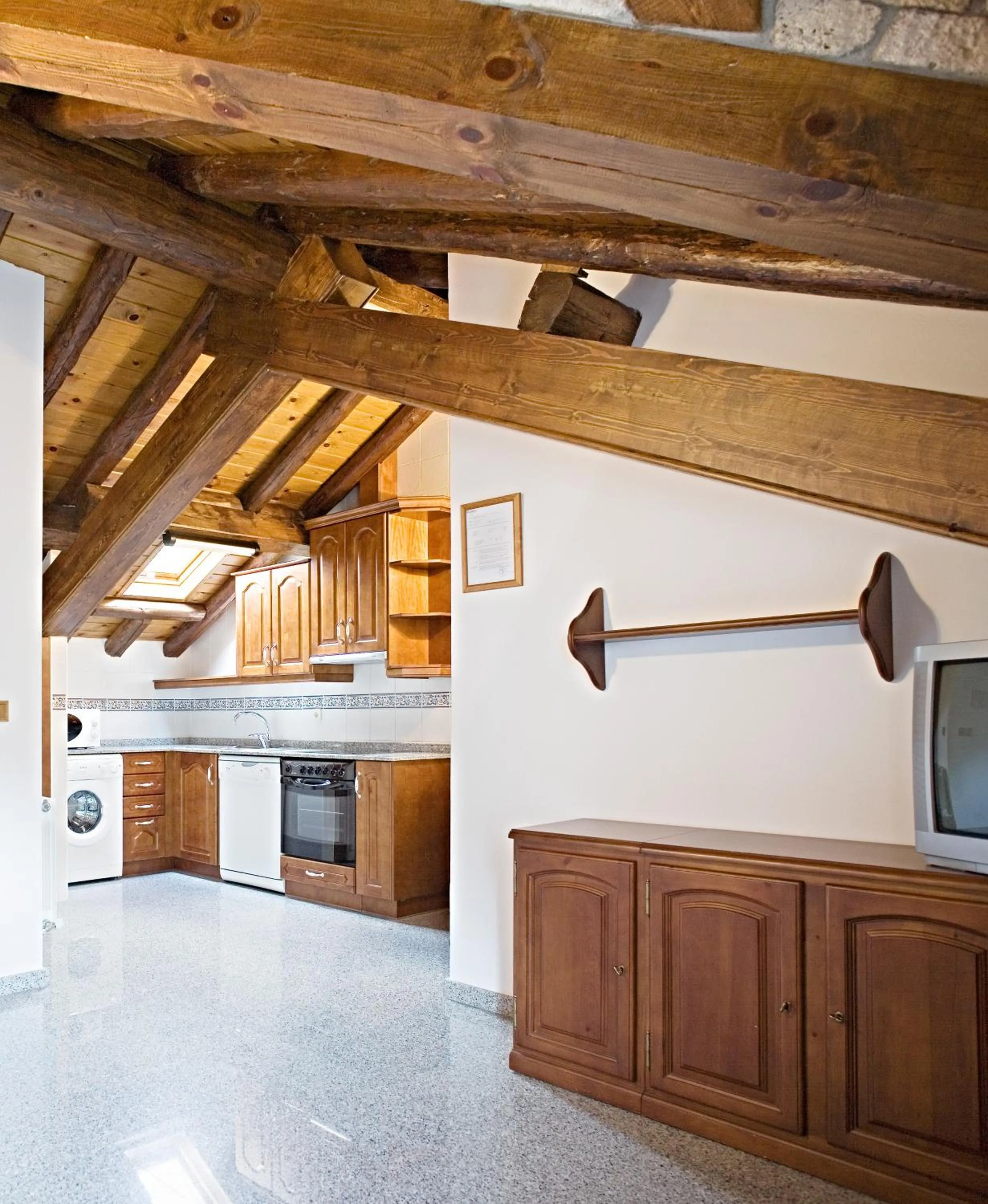Kitchen or kitchenette in Apartamentos Casa Buisan