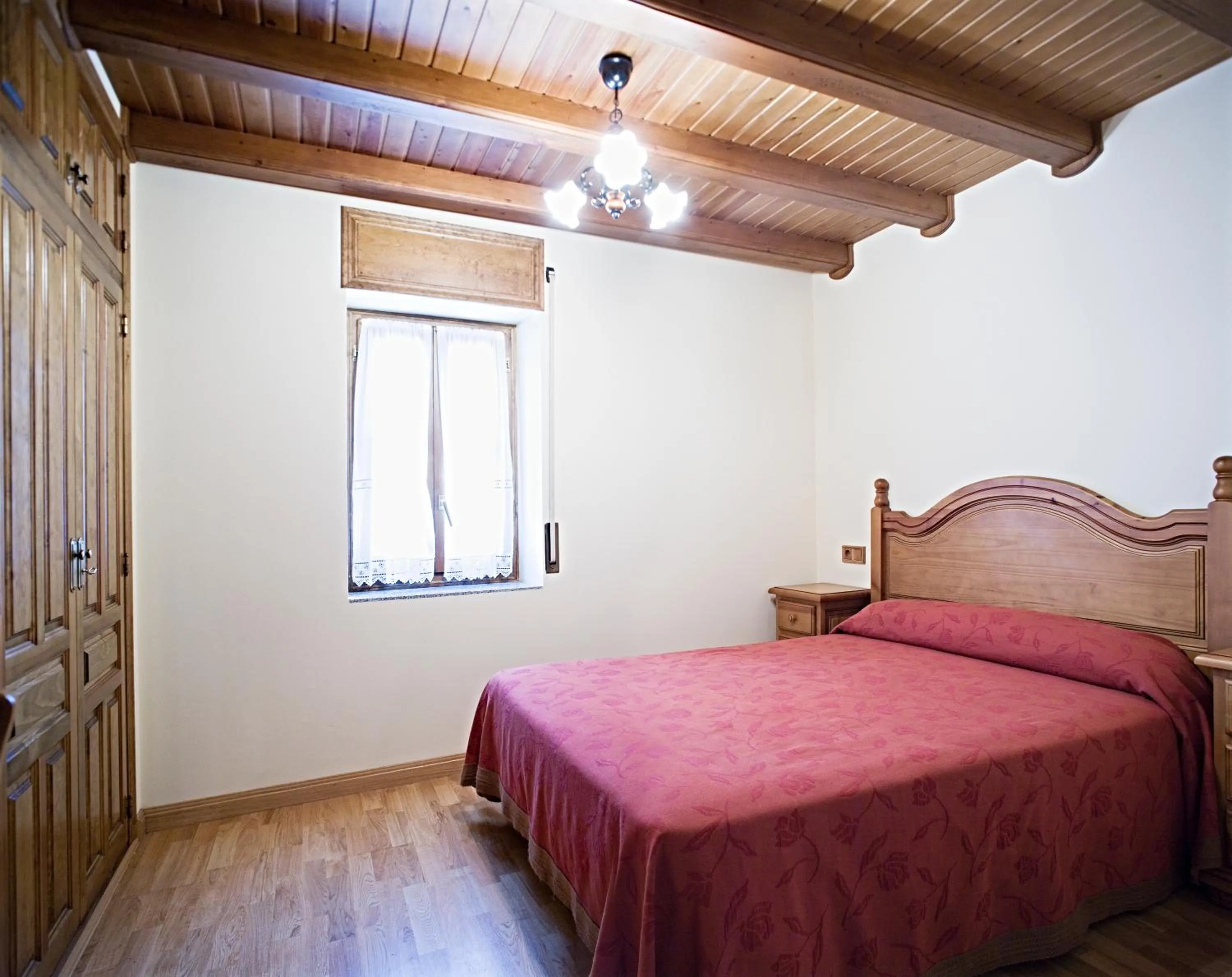 Bedroom, Bed in Apartamentos Casa Buisan