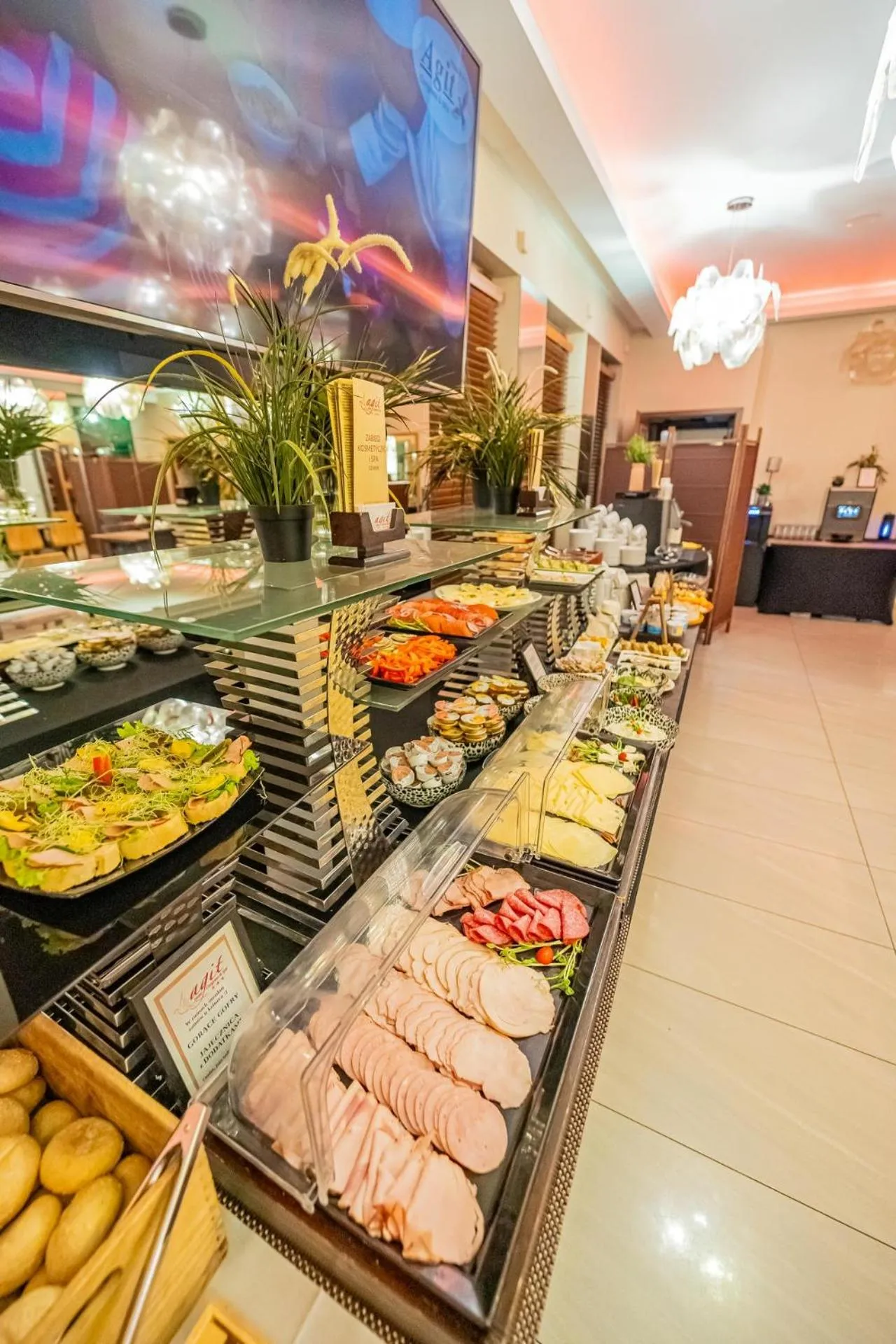 Buffet breakfast in Hotel Agit Congress&Spa