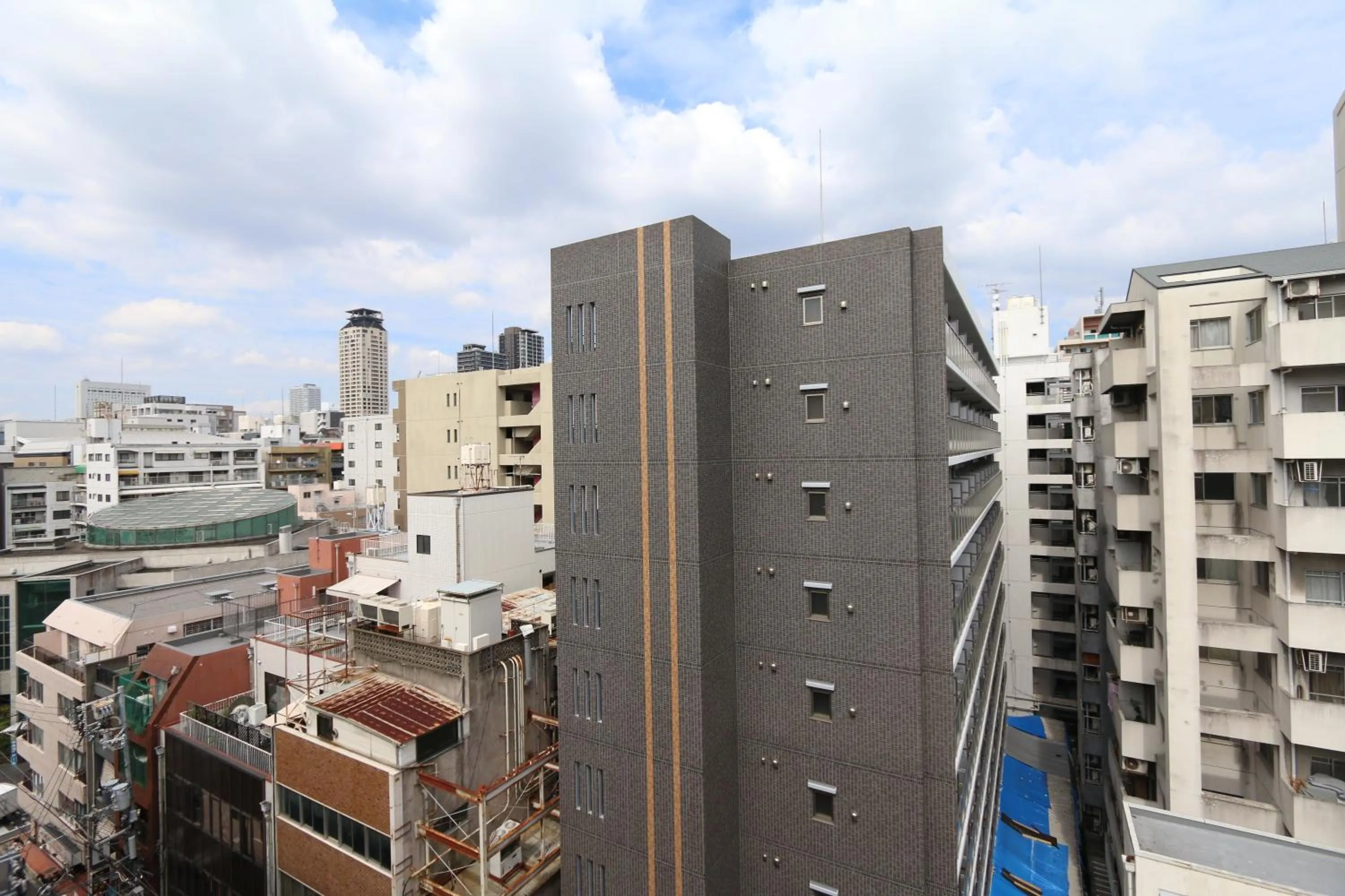 Property building in Elizabeth Garden Shinsaibashi