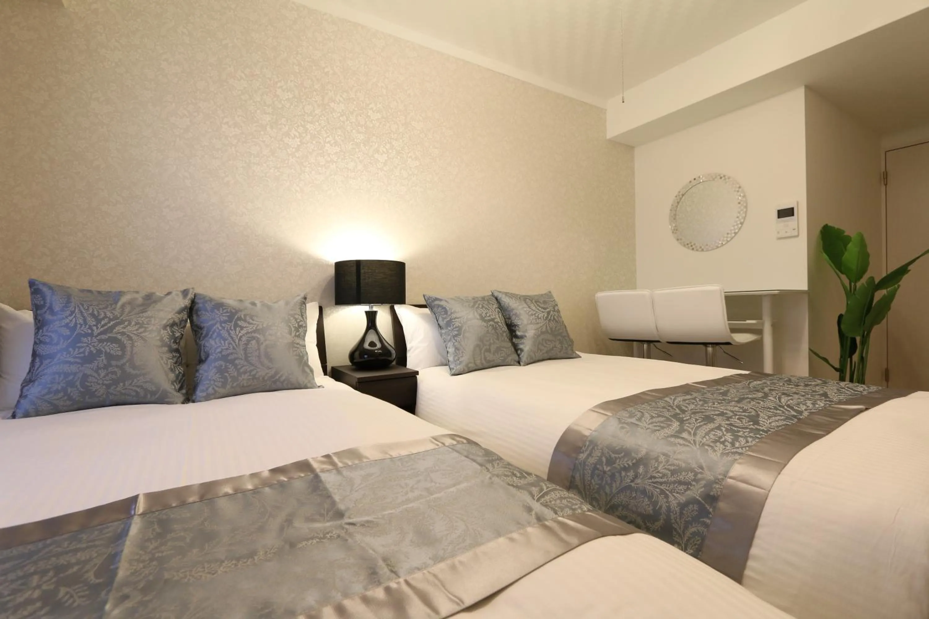 Bed in Elizabeth Garden Shinsaibashi