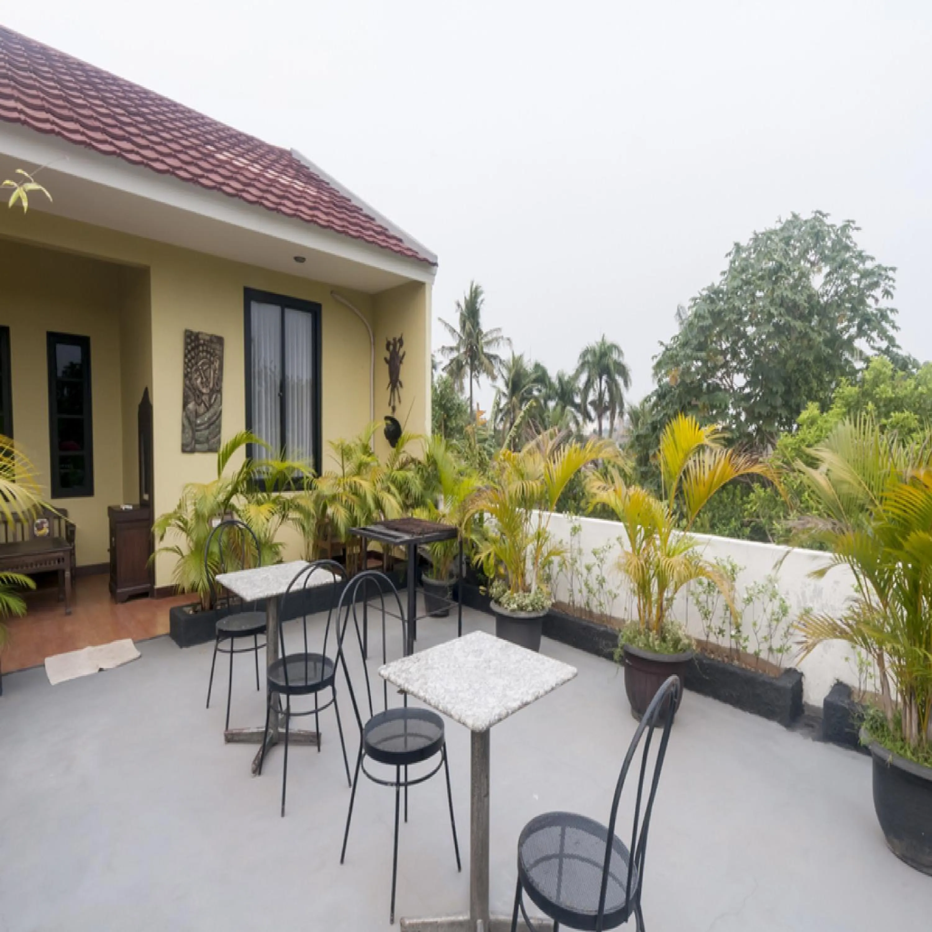 Patio in RedDoorz Syariah Plus near Trans Studio Cibubur