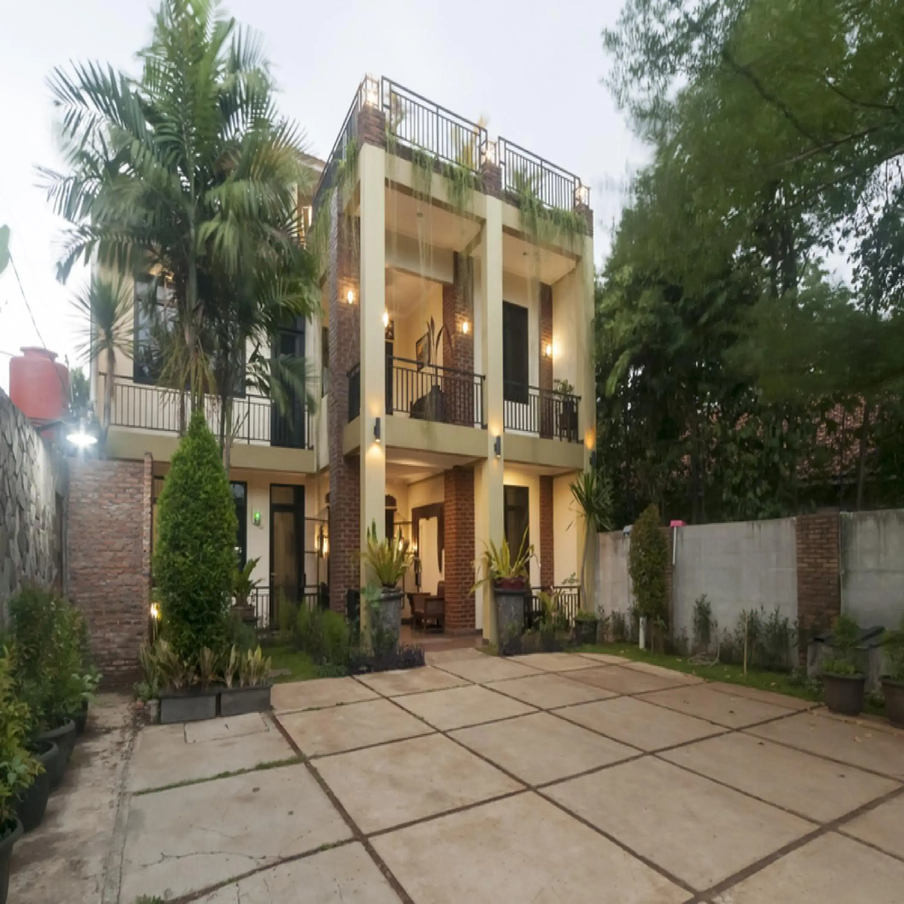 RedDoorz Syariah Plus near Trans Studio Cibubur RedDoorz Syariah Plus near Trans Studio Cibubur