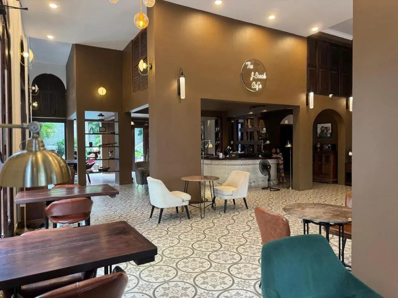 Restaurant/places to eat in The J Break Boutique Restaurant/places to eat in The J Break Boutique