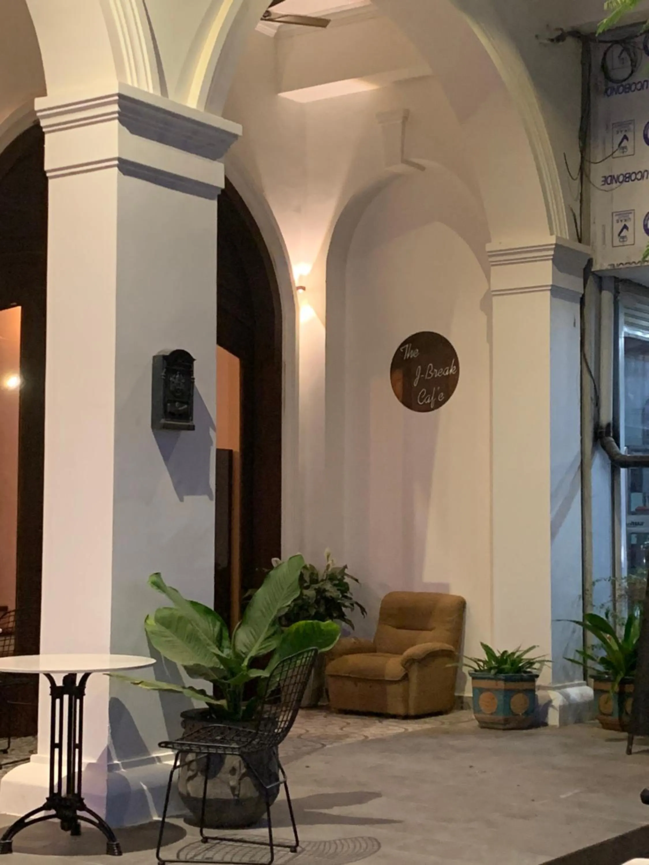 The J Break Boutique