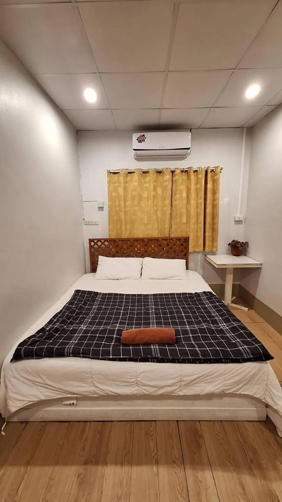 Bedroom, Bed in Mulberry resort