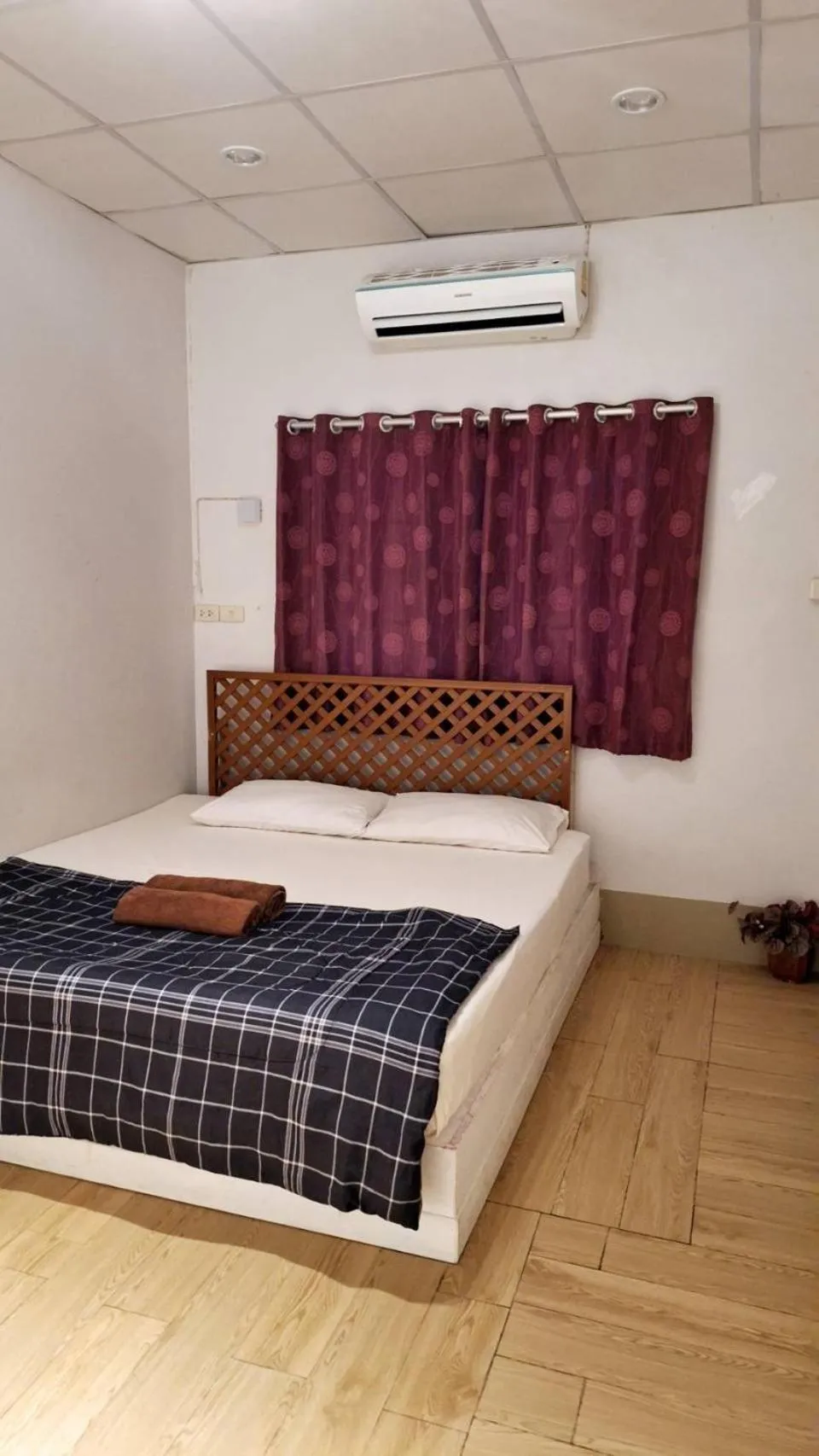 Bedroom, Bed in Mulberry resort