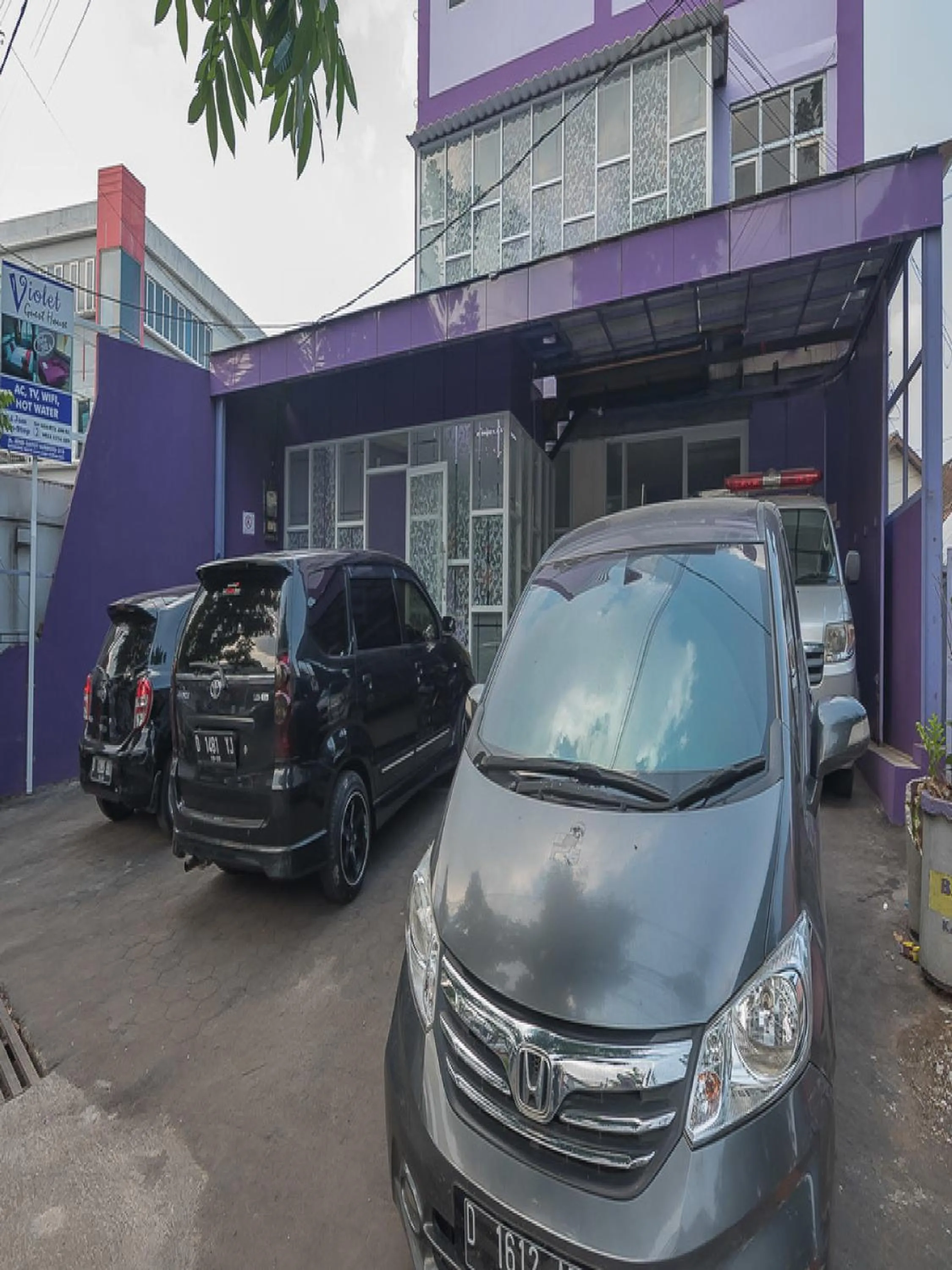 RedDoorz @ Gatot Subroto Street Bandung 3