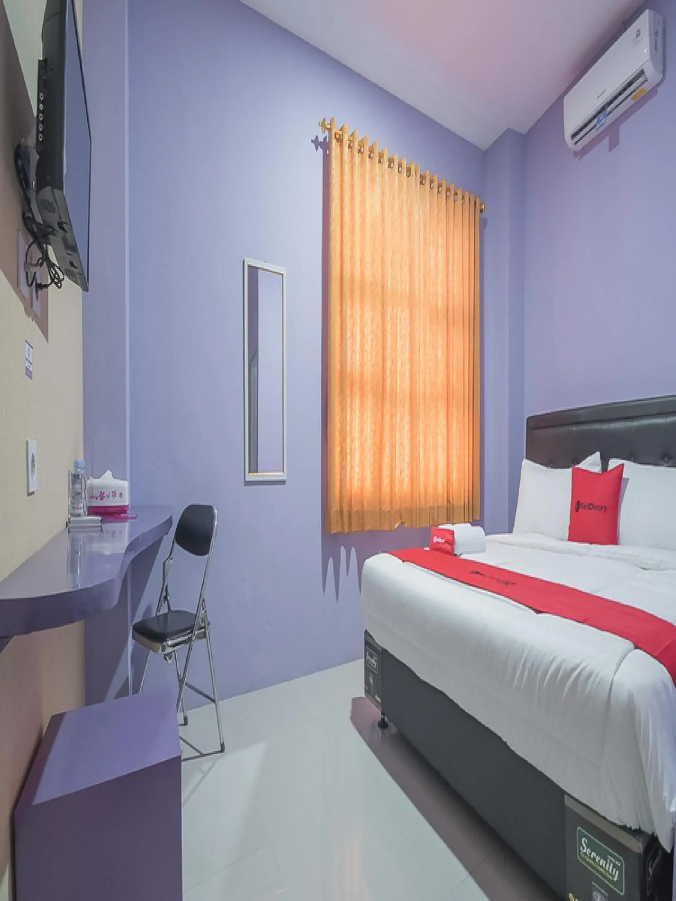 Bedroom, Bed in RedDoorz @ Gatot Subroto Street Bandung 3 Bedroom, Bed in RedDoorz @ Gatot Subroto Street Bandung 3