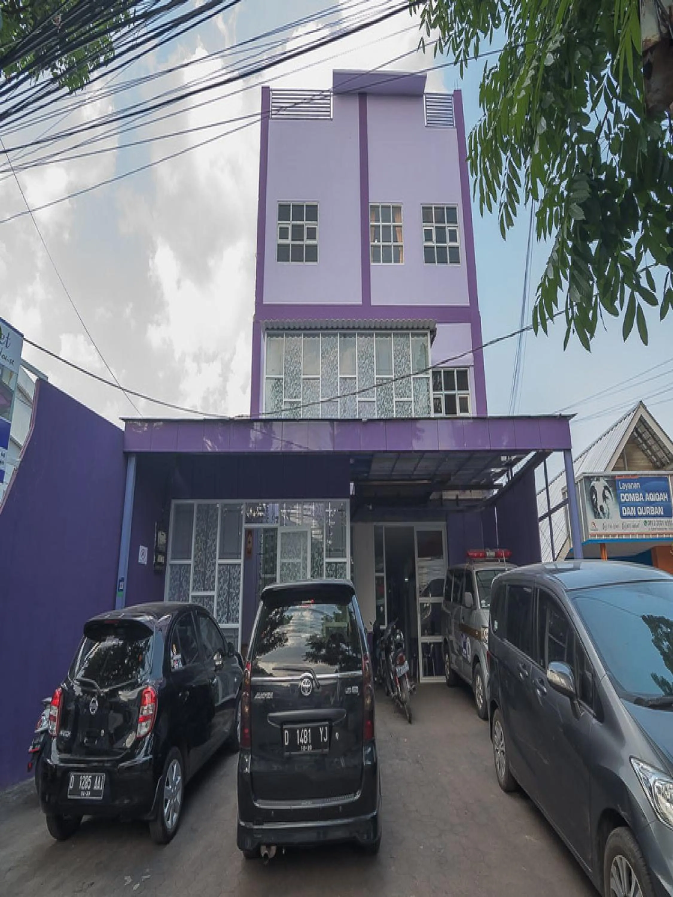 Property building in RedDoorz @ Gatot Subroto Street Bandung 3