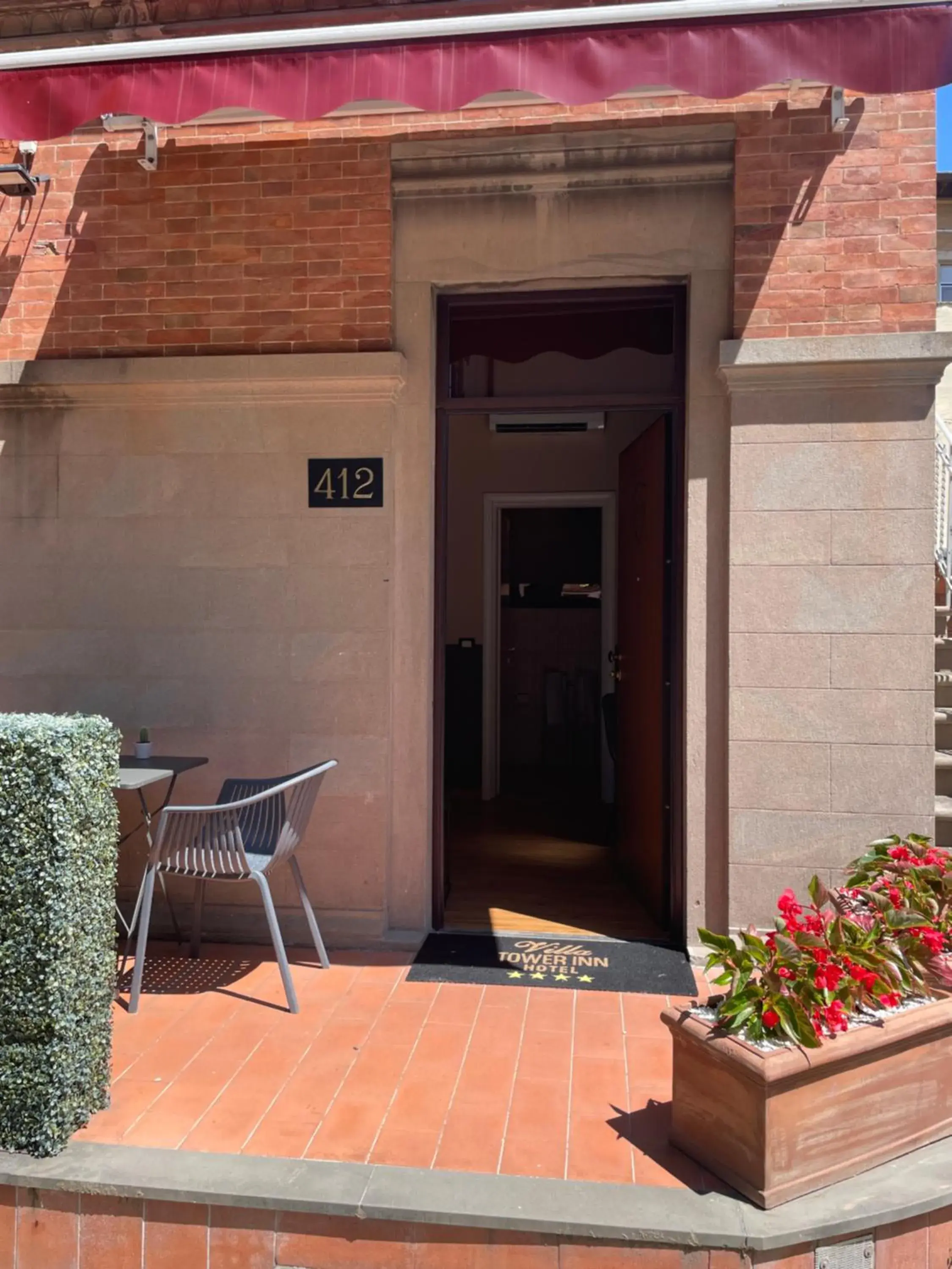 Facade/entrance in Villa Tower Inn Facade/entrance in Villa Tower Inn