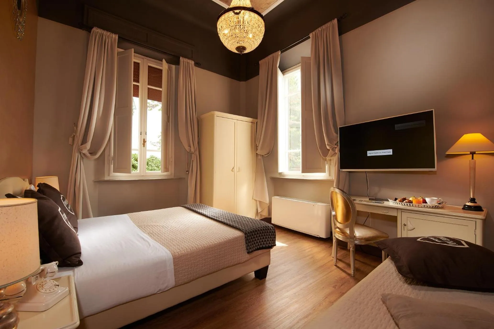 Bed in Villa Tower Inn