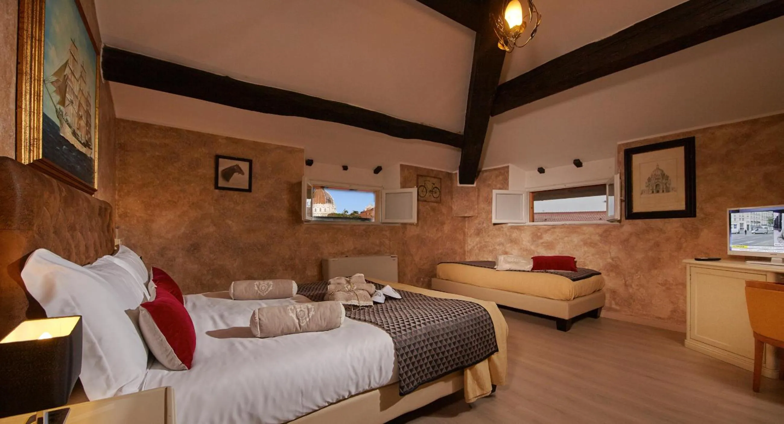 Photo of the whole room, Bed in Villa Tower Inn