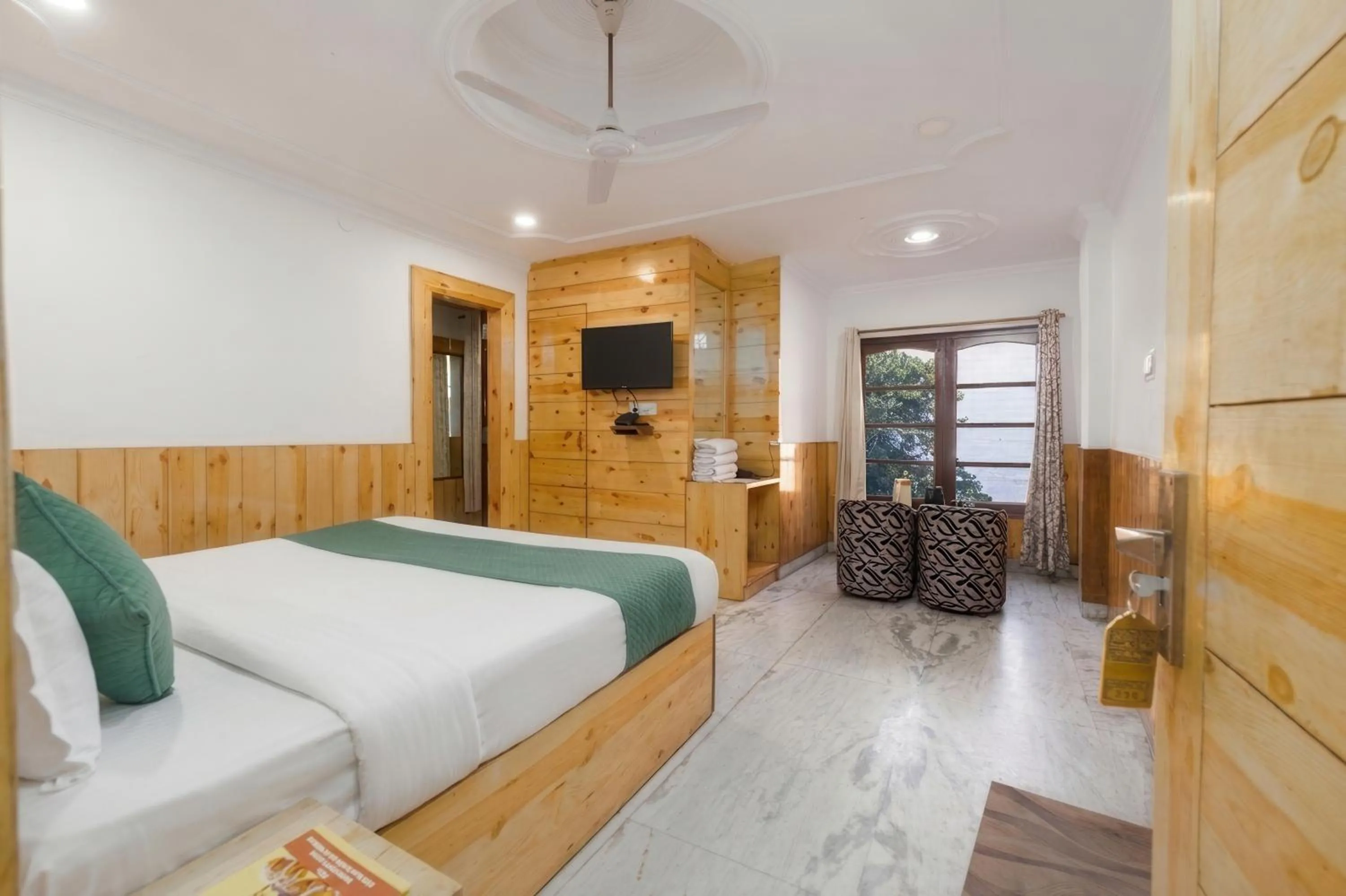 Bedroom, Bed in Mussoorie Residency