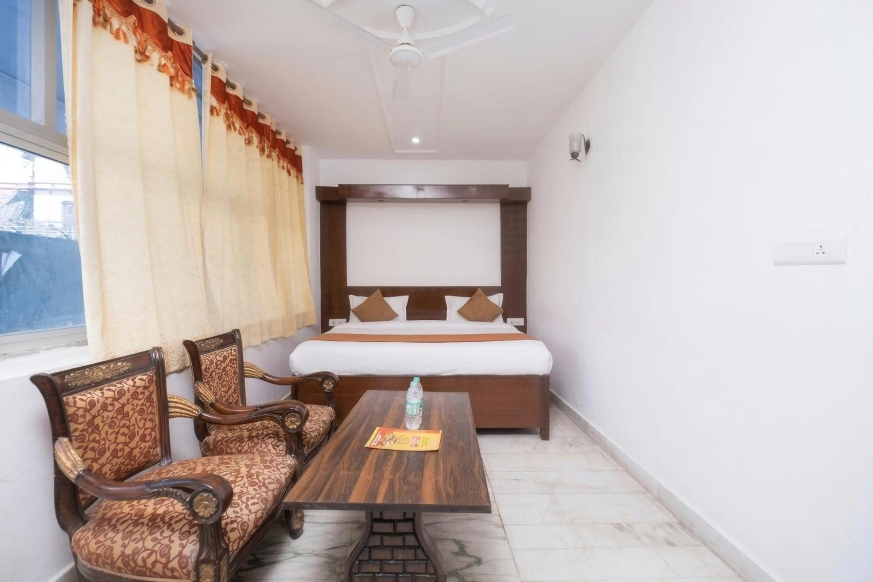 View (from property/room), Bed in Mussoorie Residency
