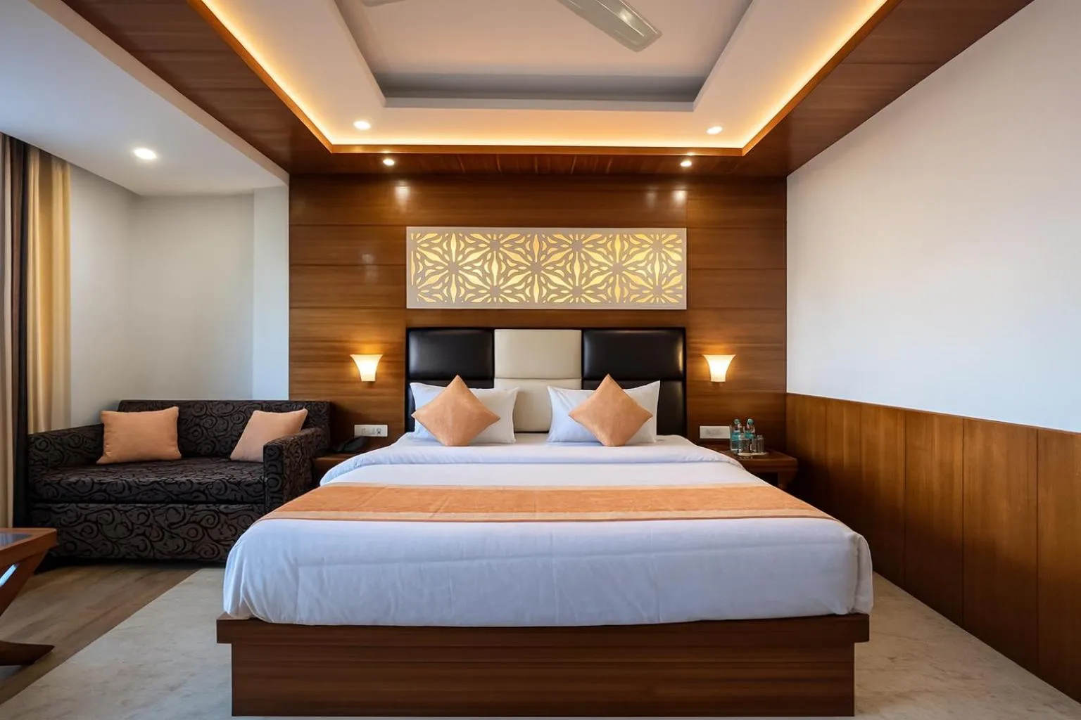 Bed in Mussoorie Residency