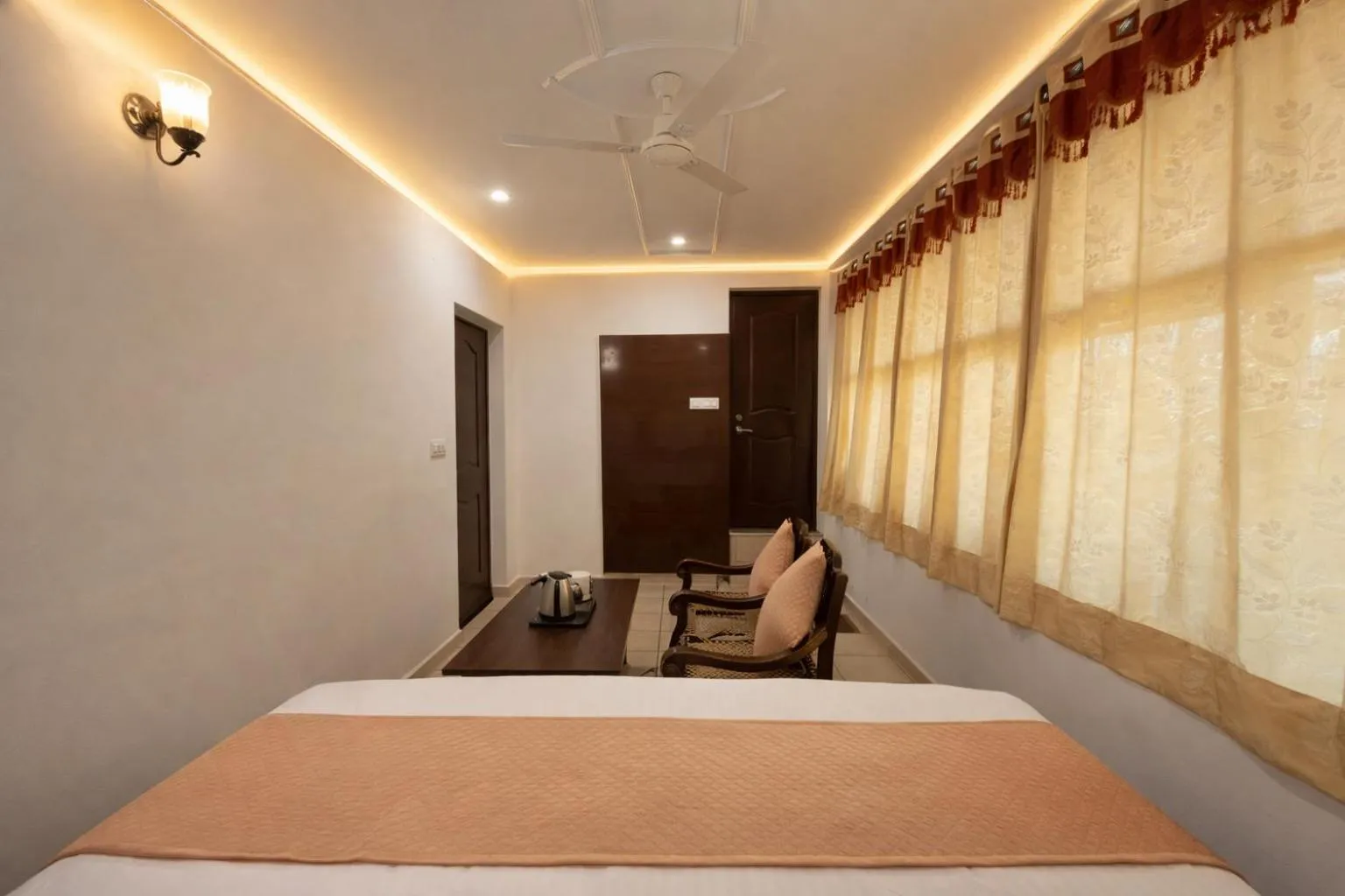 Bed in Mussoorie Residency