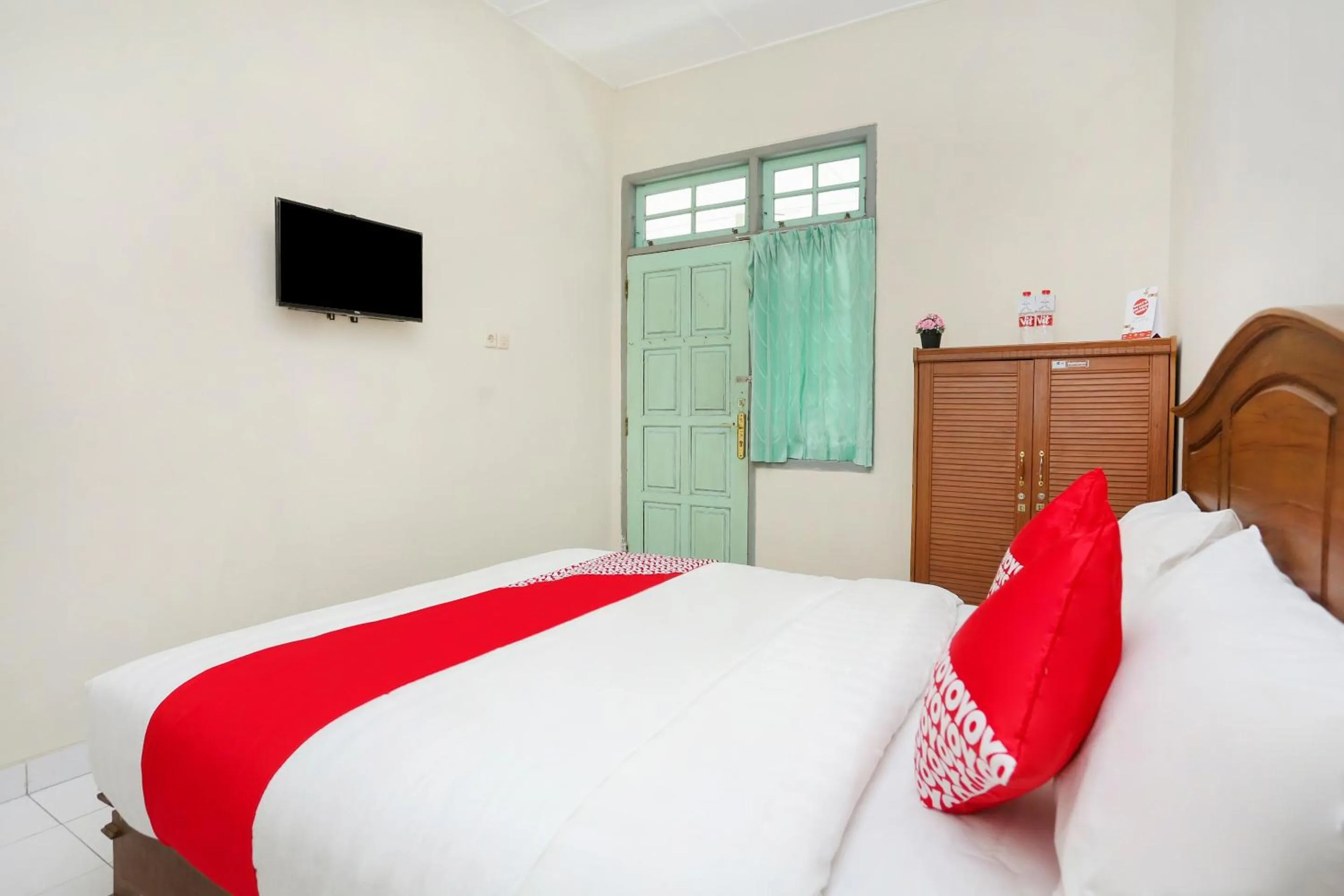 Bedroom, Bed in Hotel O Penginapan Kepurun Pawana Indonesia