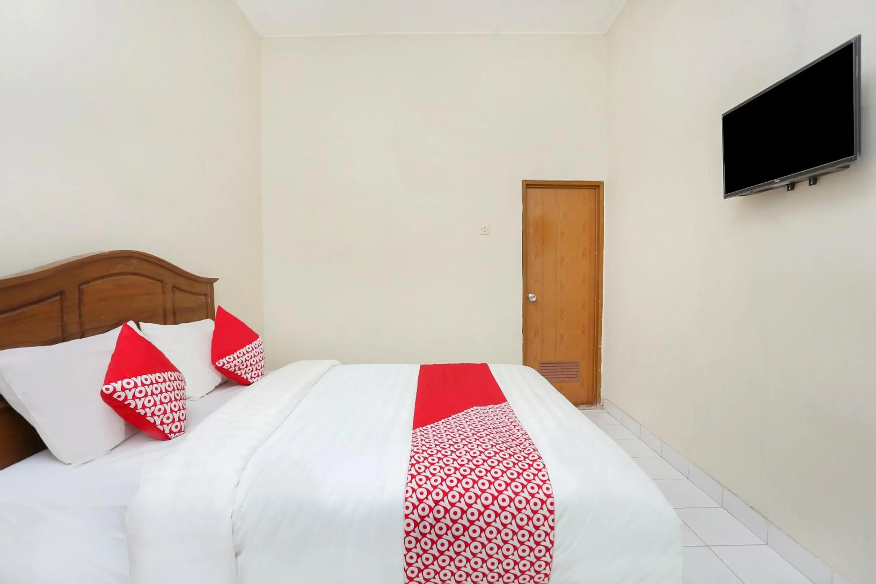 Bedroom, Bed in Hotel O Penginapan Kepurun Pawana Indonesia