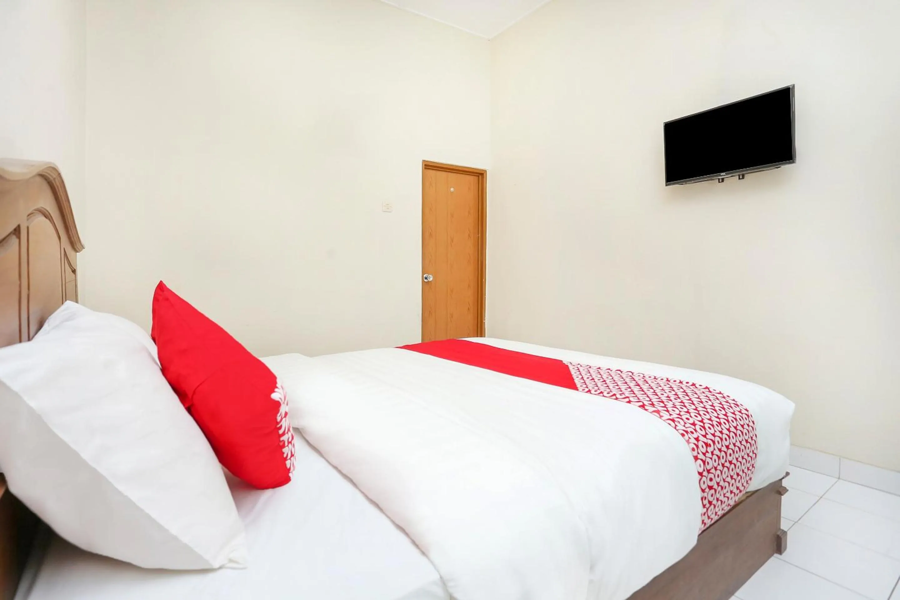 Bedroom, Bed in Hotel O Penginapan Kepurun Pawana Indonesia