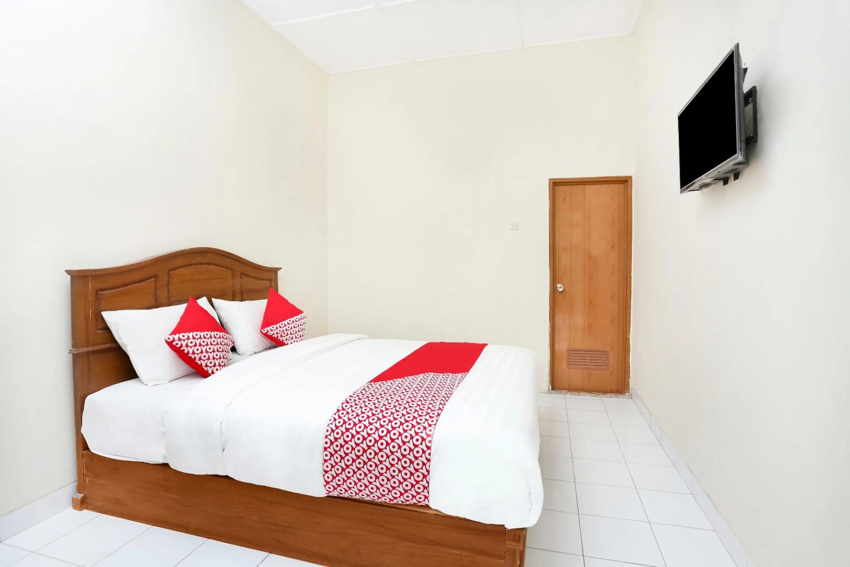 Bedroom, Bed in Hotel O Penginapan Kepurun Pawana Indonesia