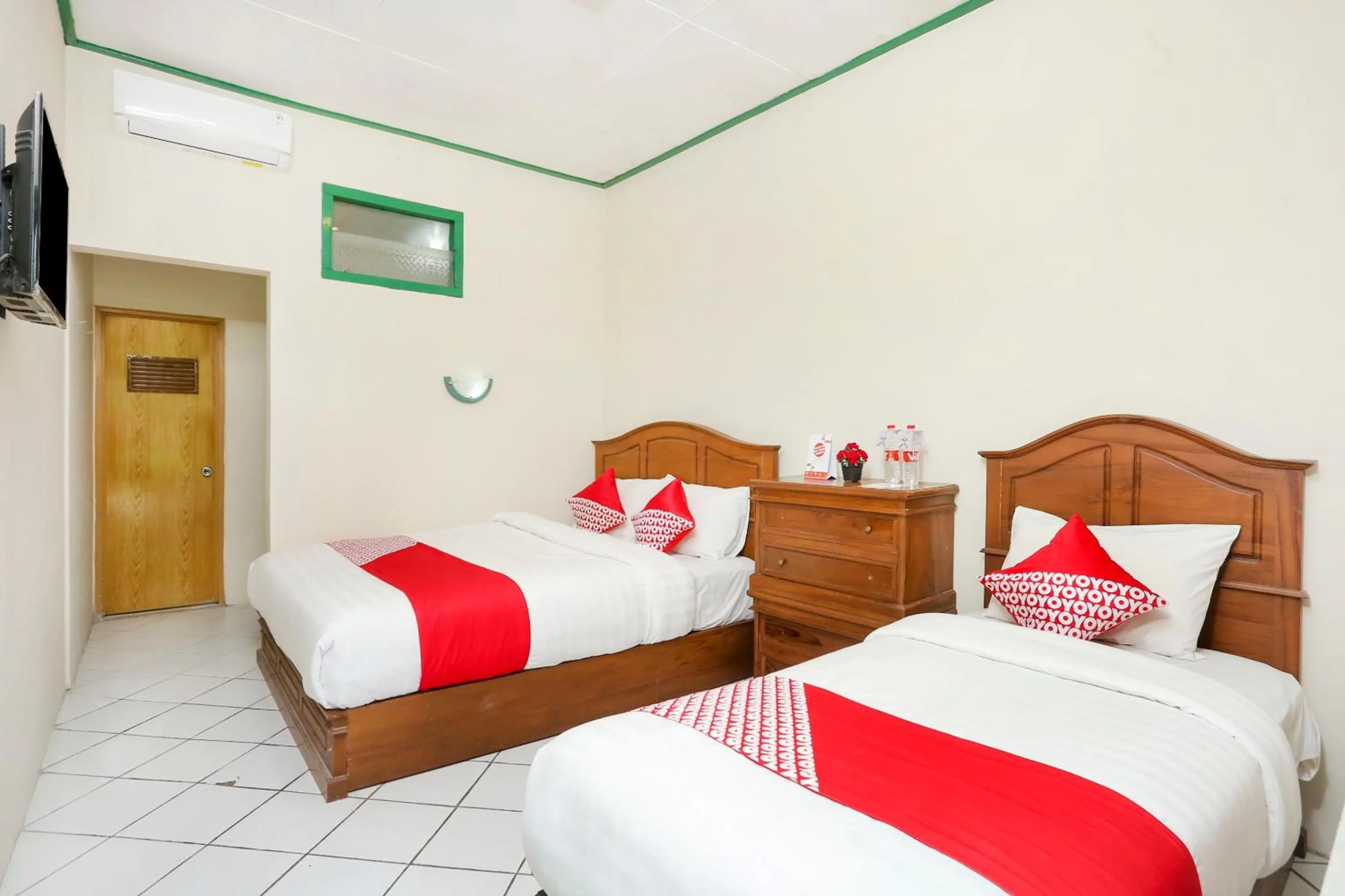 Bedroom, Bed in Hotel O Penginapan Kepurun Pawana Indonesia