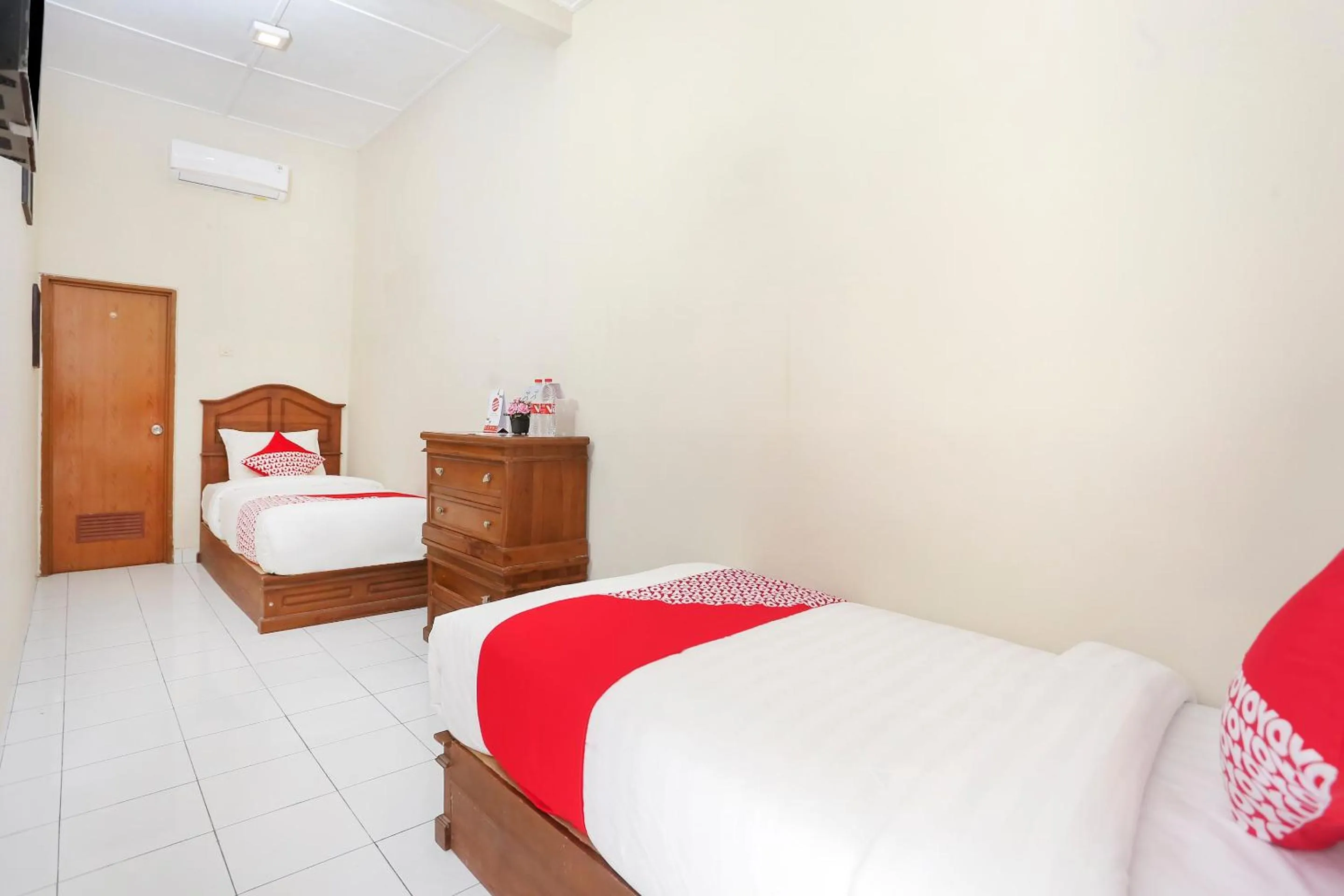 Bedroom, Bed in Hotel O Penginapan Kepurun Pawana Indonesia