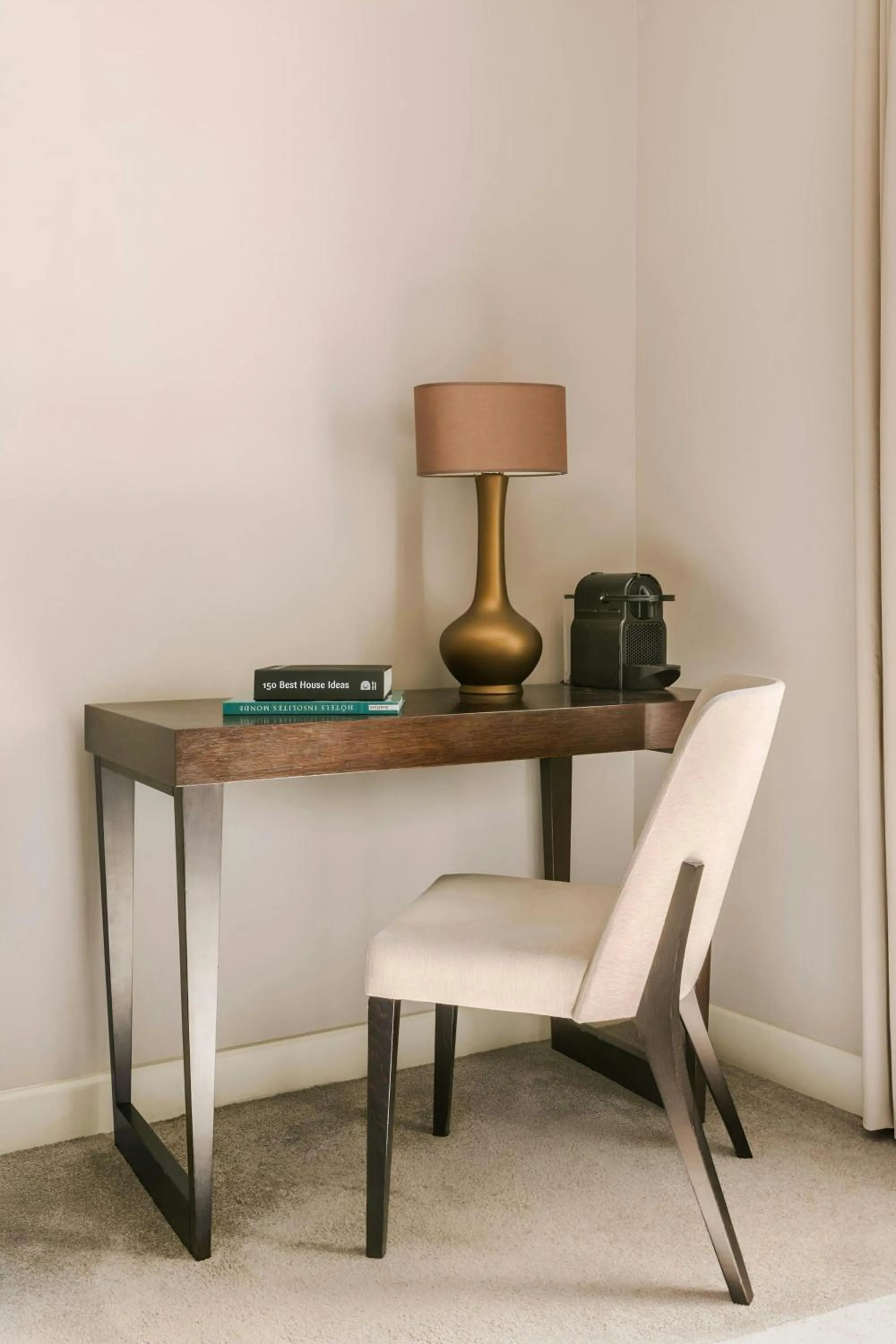 Bedroom in Le Frochot Hotel Pigalle, Sonder by Marriott Bonvoy