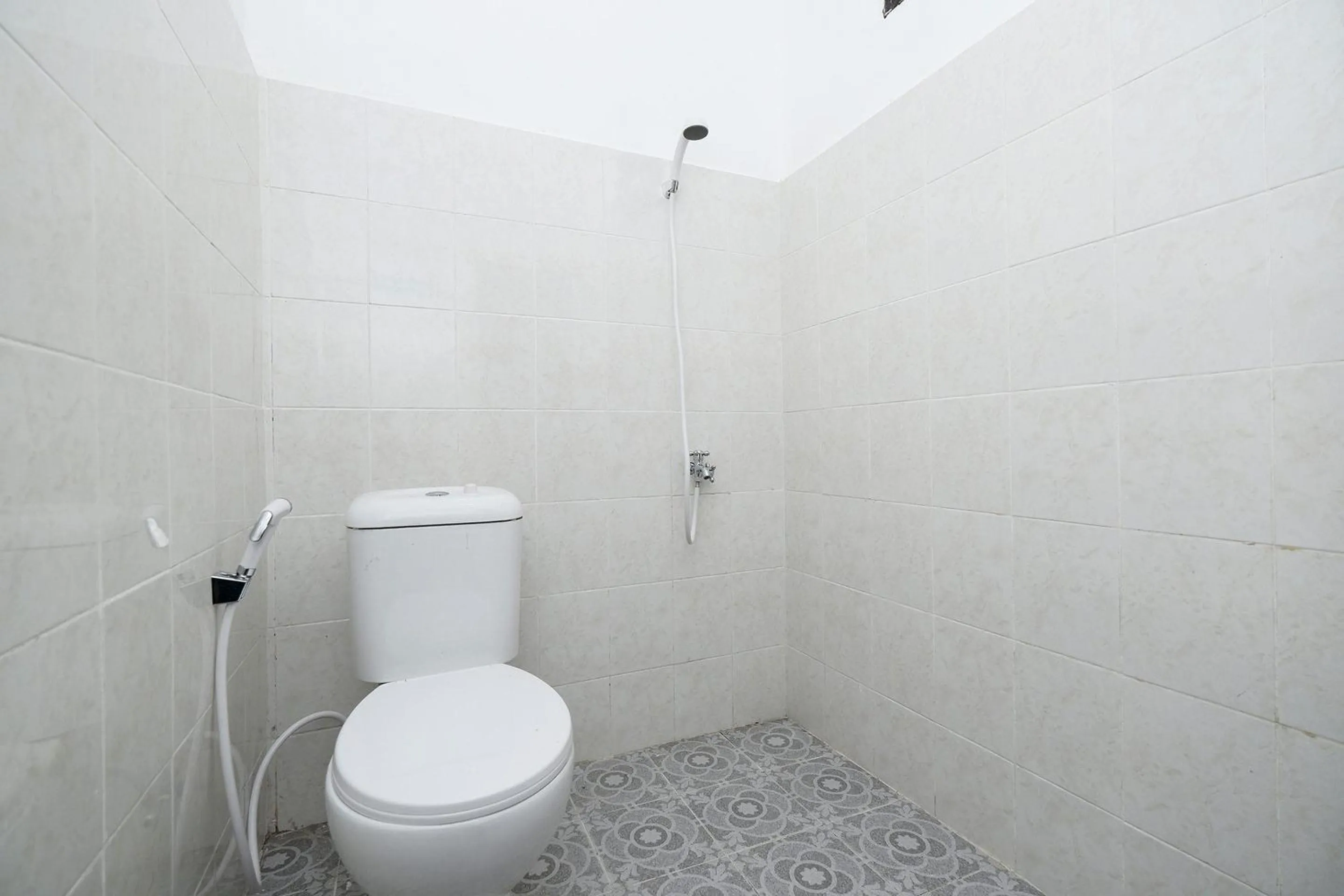 Bathroom in OYO Life 1942 Asia Residence Syariah