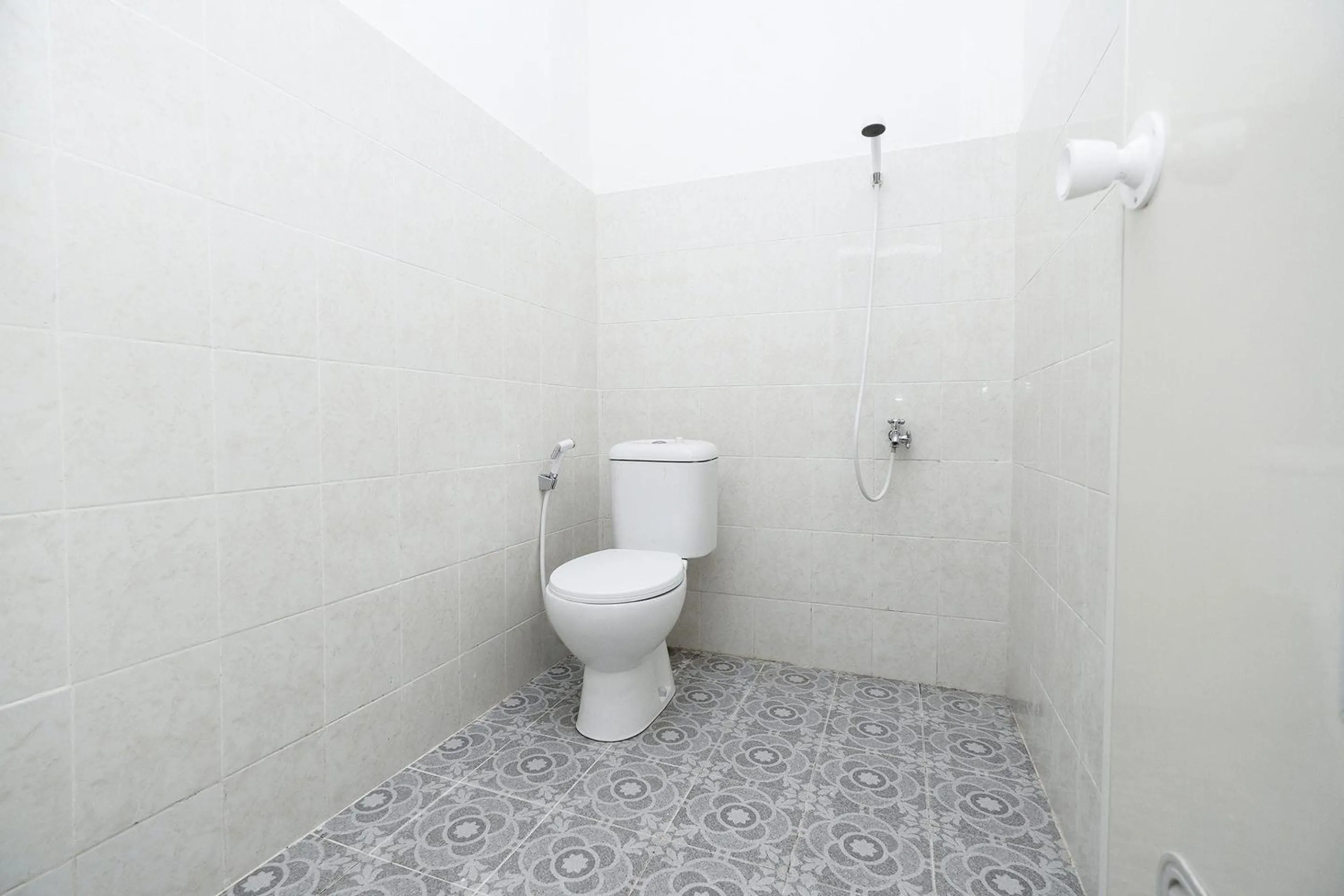 Bathroom in OYO Life 1942 Asia Residence Syariah