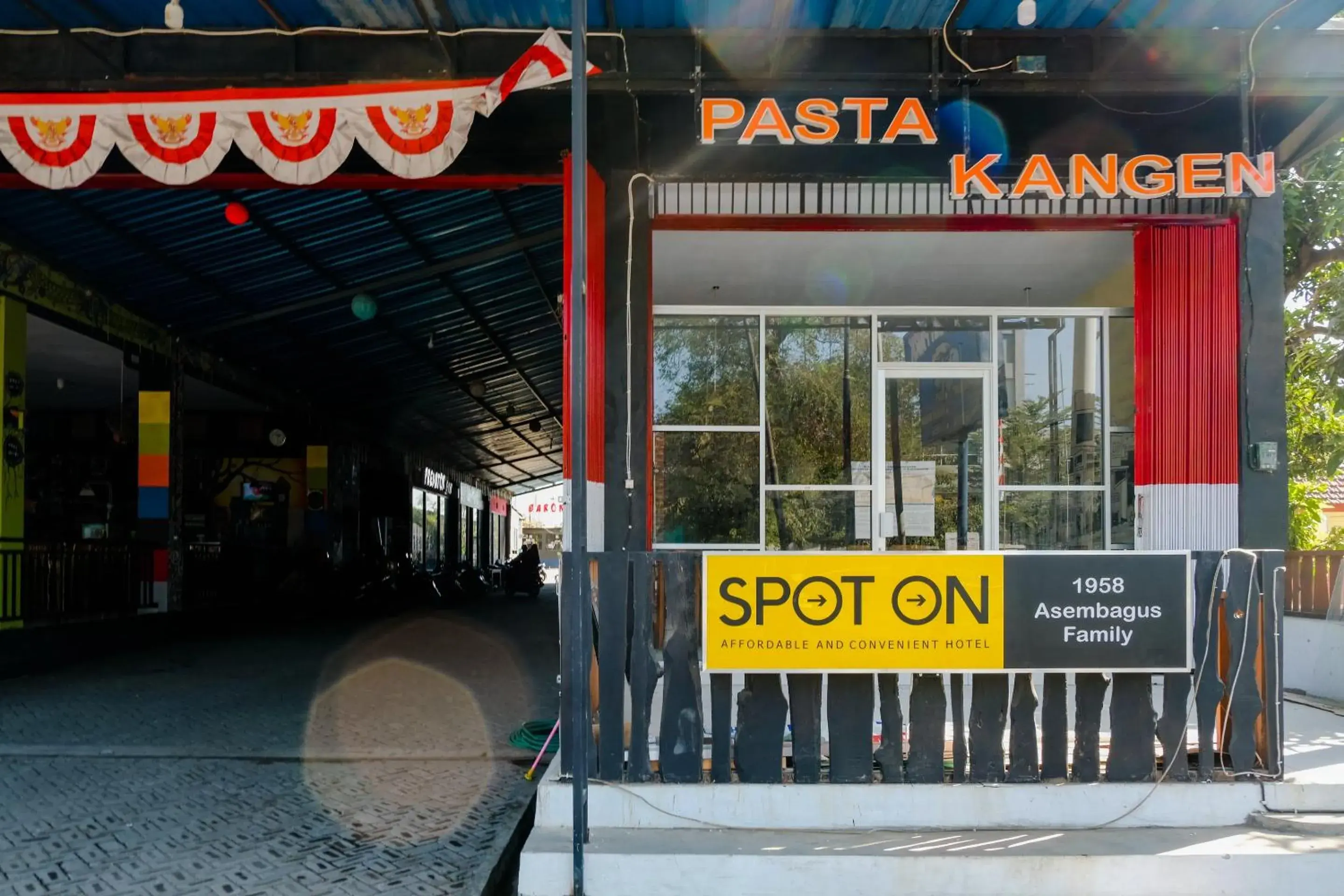 Facade/entrance in Hotel O sembagus Family Facade/entrance in Hotel O sembagus Family