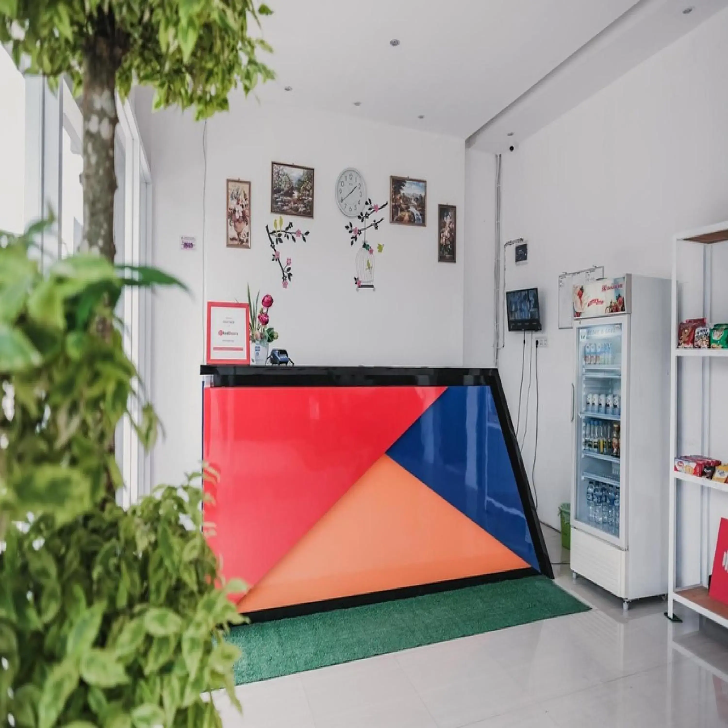 Lobby or reception in RedDoorz @ Jalan Sukabangun 2 Palembang Lobby or reception in RedDoorz @ Jalan Sukabangun 2 Palembang