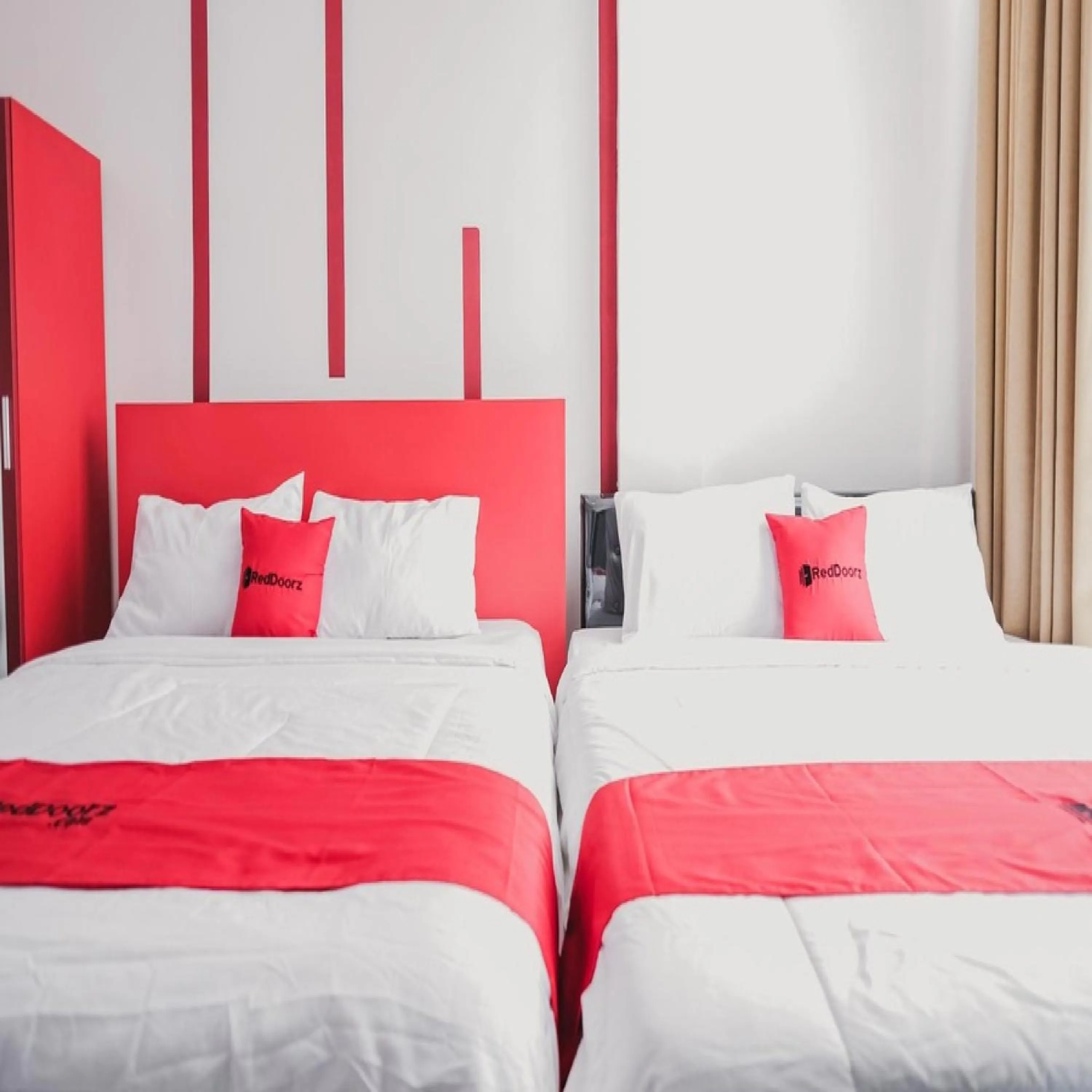 Bedroom, Bed in RedDoorz @ Jalan Sukabangun 2 Palembang