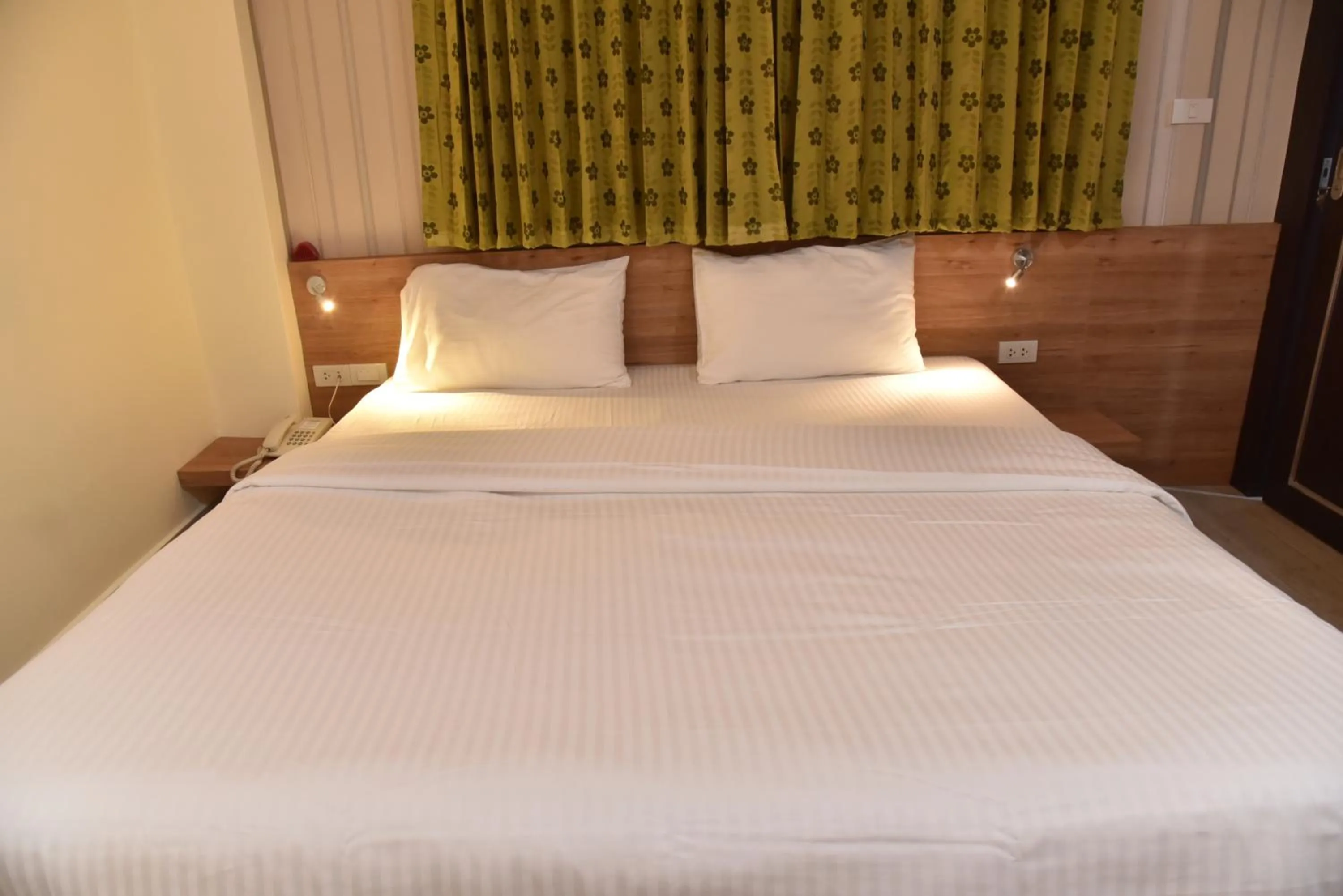 Bed in Rose Nana Hotel